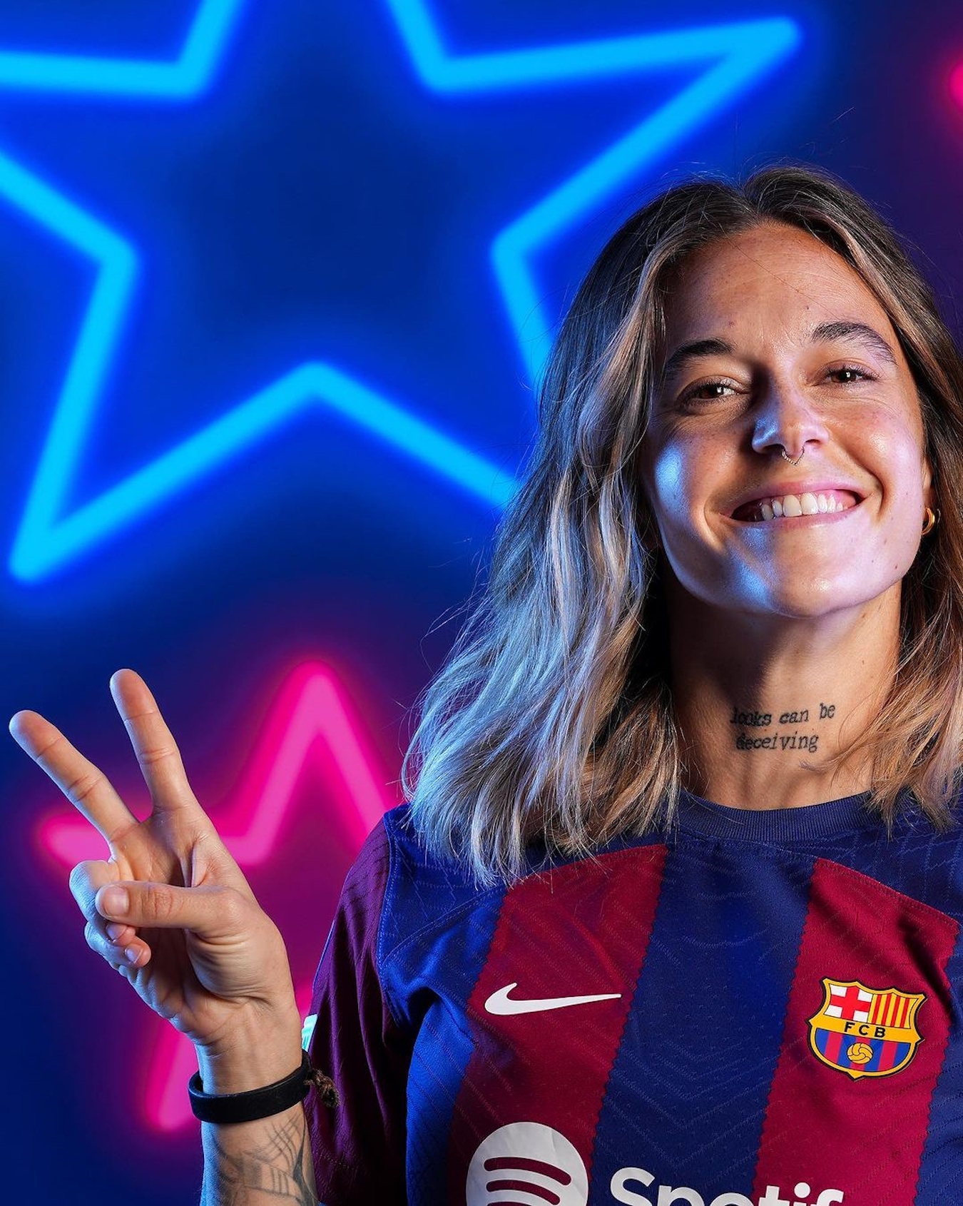Mapi León hace llorar, emoción máxima al conocer a una compañera y fan del Barça