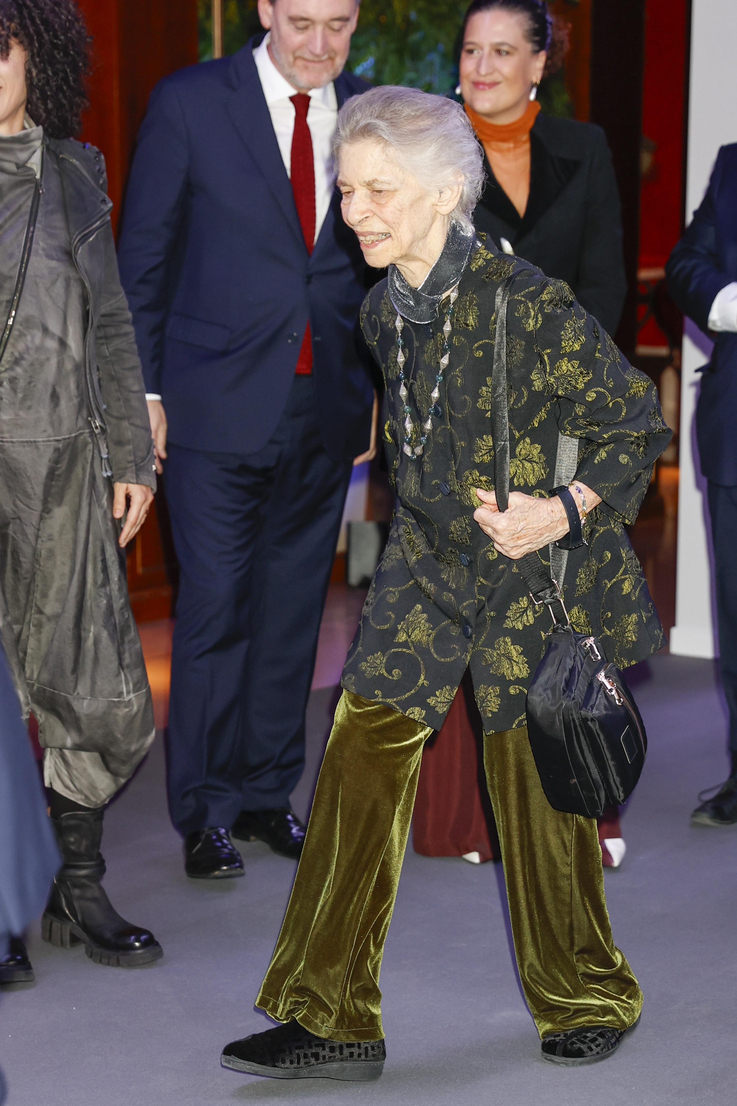 La reina Sofia posa la tia Pecu, que pateix demència, en una catifa vermella de VIPS