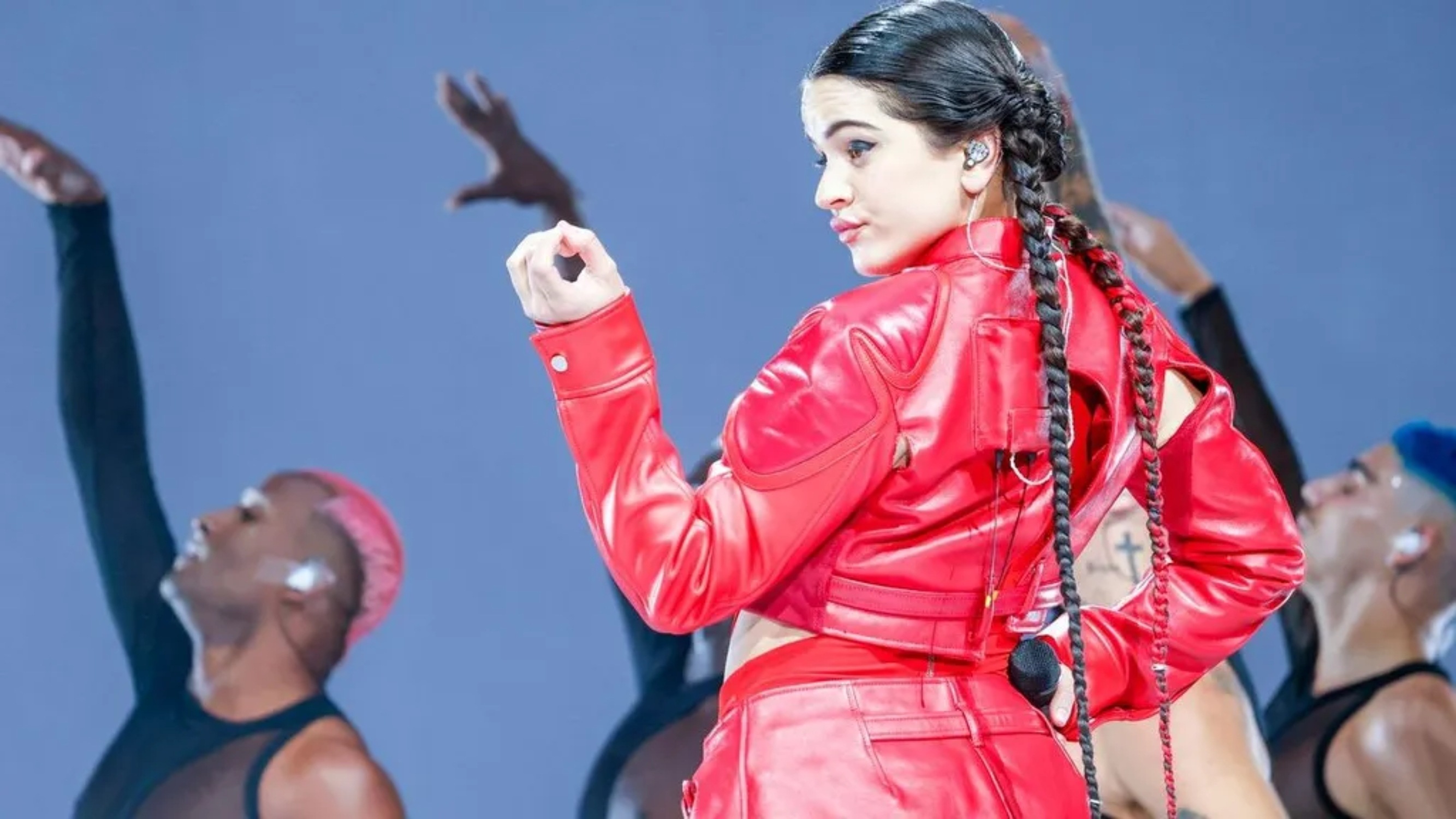 Rosalía no quiere saber nada de Rauw Alejandro: aislada por Sevilla