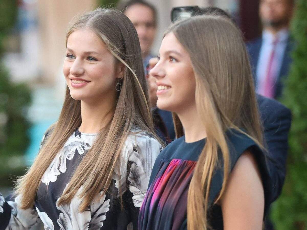 Leonor y Sofía ensucian el 60 cumpleaños de la infanta Elena