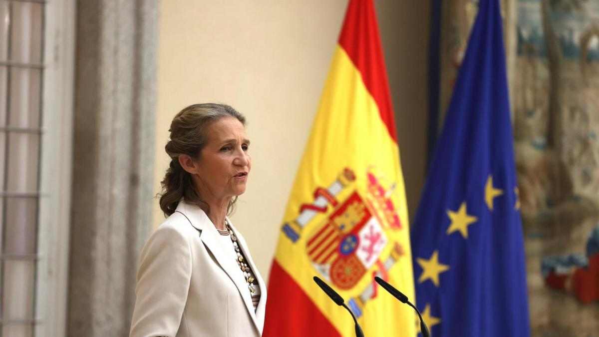 La infanta Elena amaga el seu pare malalt a Madrid