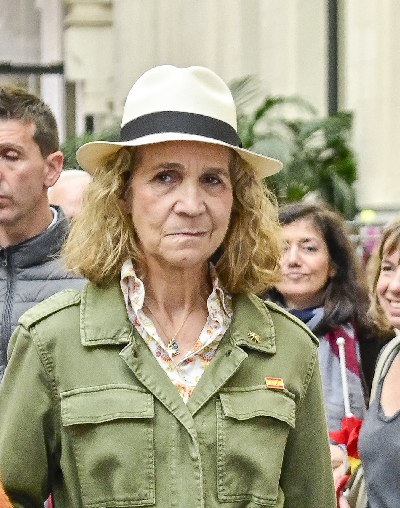 La infanta Elena tiene 2 yernos, un 'pijo malote' y un príncipe sin corona