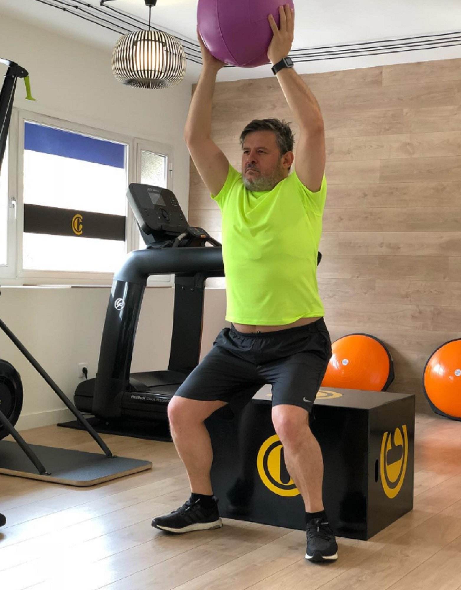 Miki Nadal es posa en forma i deixa tothom amb la boca oberta