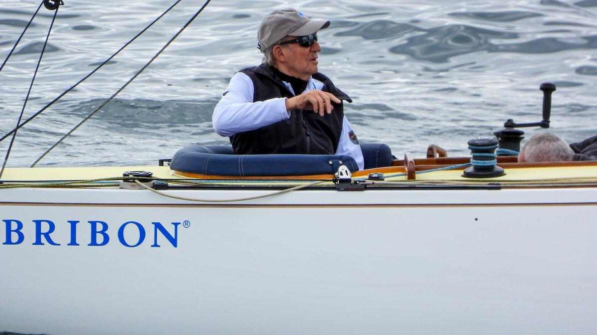 Juan Carlos I pidió auxilio la madrugada del viernes, se lo encontraron en el suelo, no se podía mover
