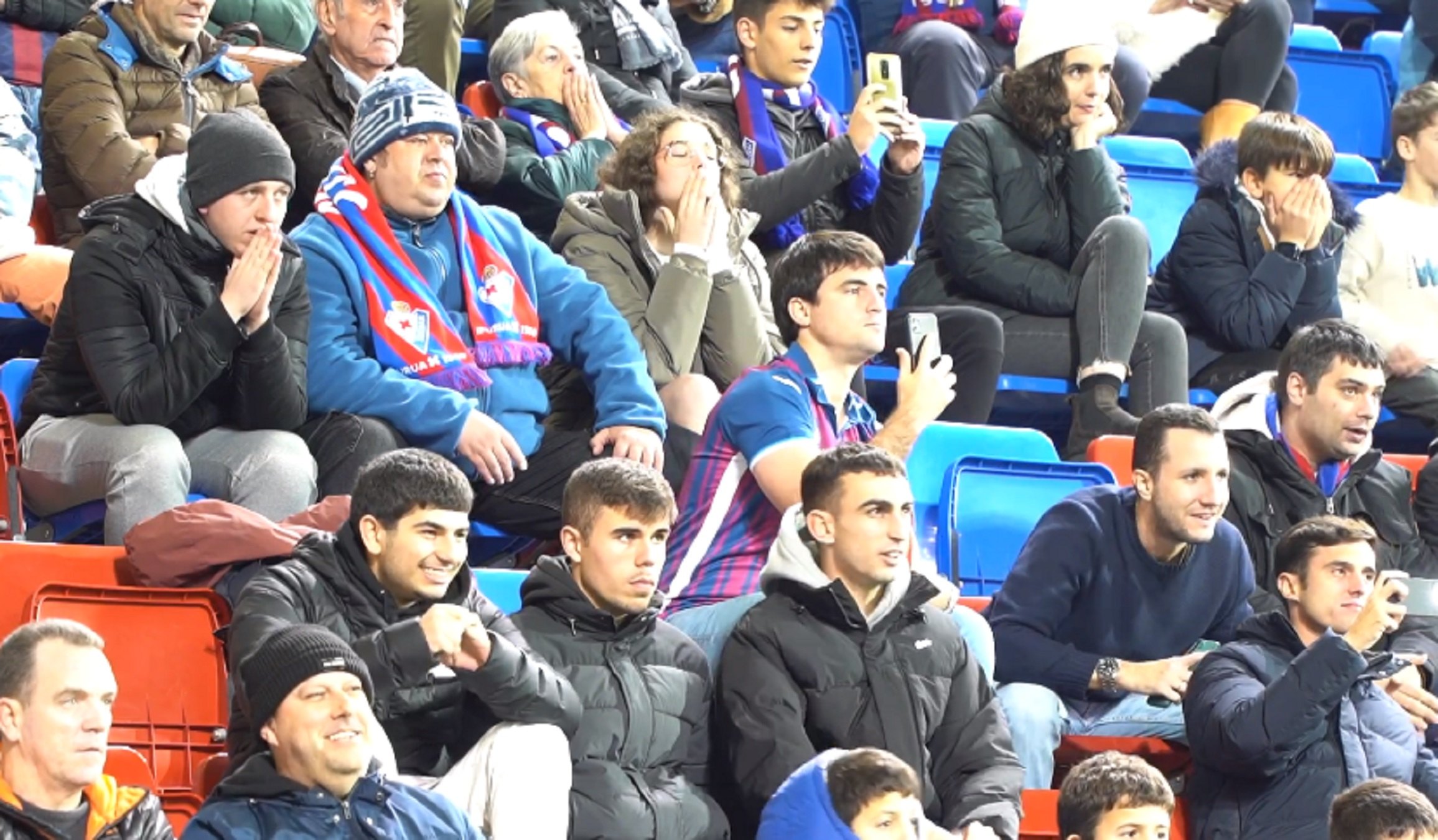 Odio anti-indepe tras ver en TV una estelada en un partido sin equipos catalanes