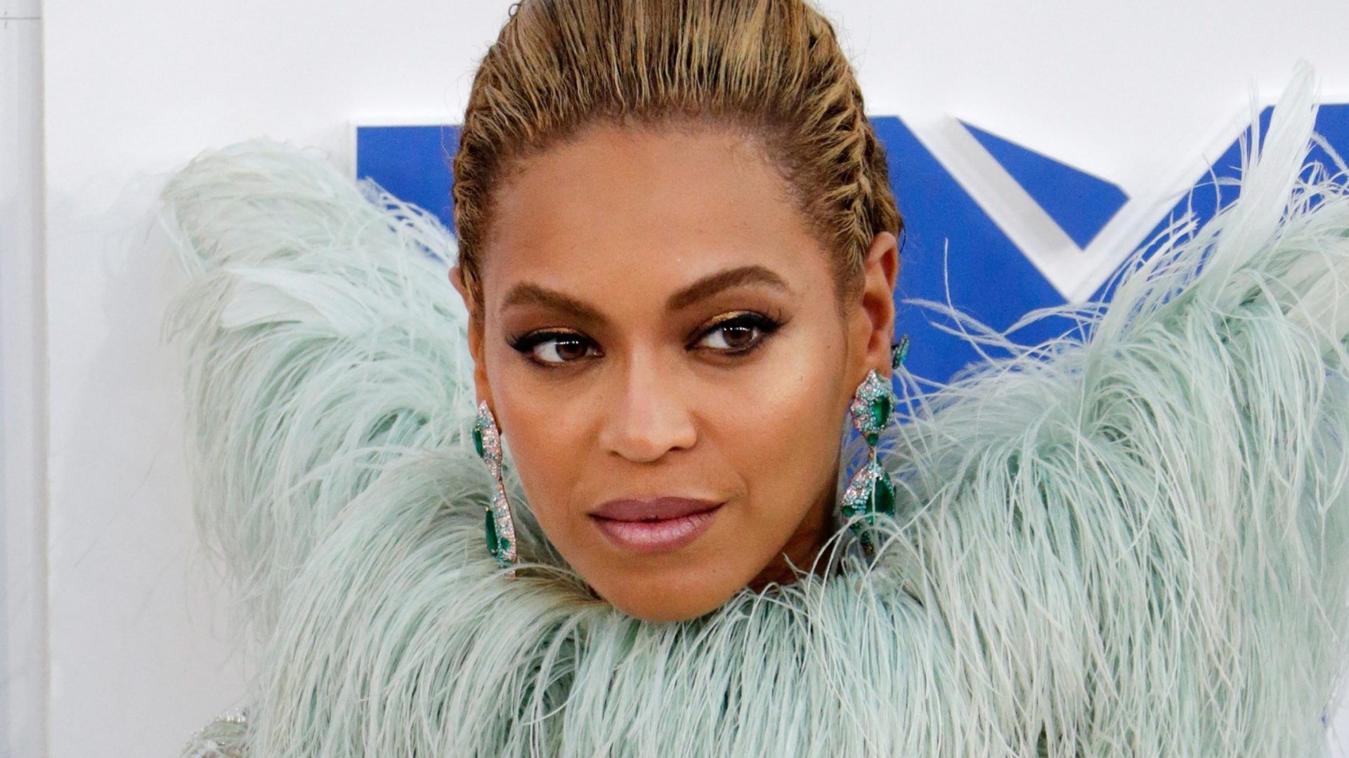 Beyoncé, irreconocible: piel blanca y rubio platino, "¿está haciendo un Michael Jackson?"