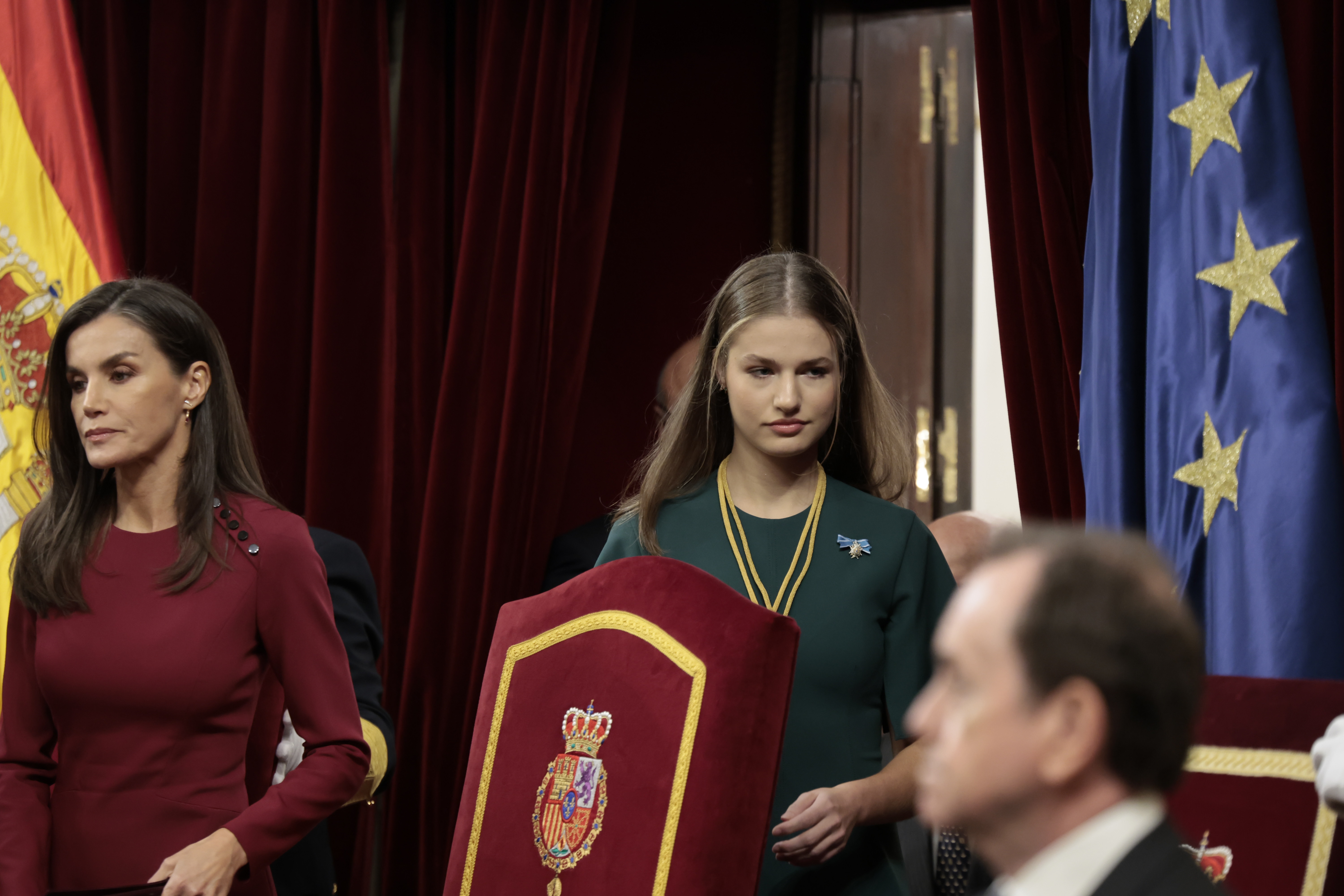 Leonor eclipsa a Letizia por primera vez: movimientos de Zarzuela contra la reina