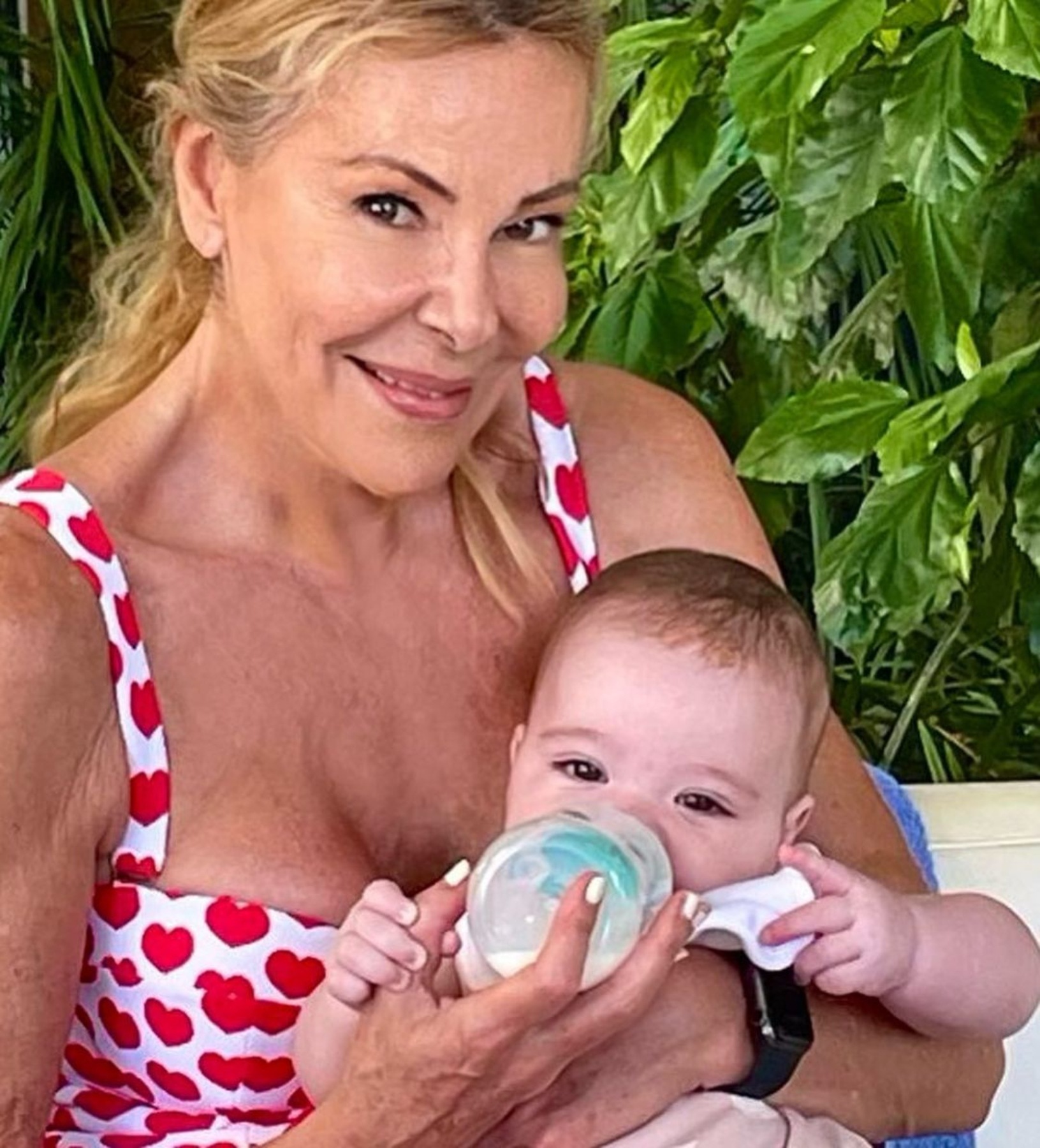 Ana Obregón se replantea los padrinos de bautizo de la pequeña Ana Sandra: ¿Quién se hará cargo de ella?