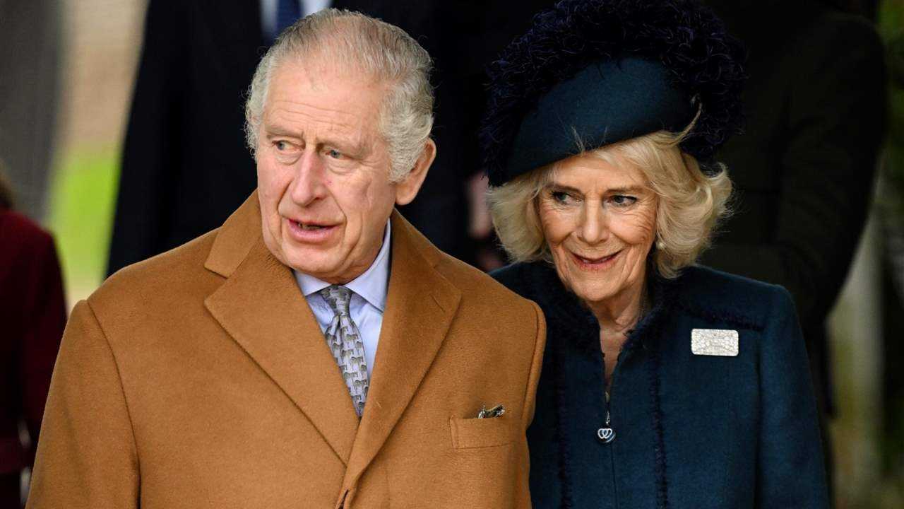 La comida de Navidad de Carlos III y Camilla Parker Bowles con el postre en honor a Isabel II
