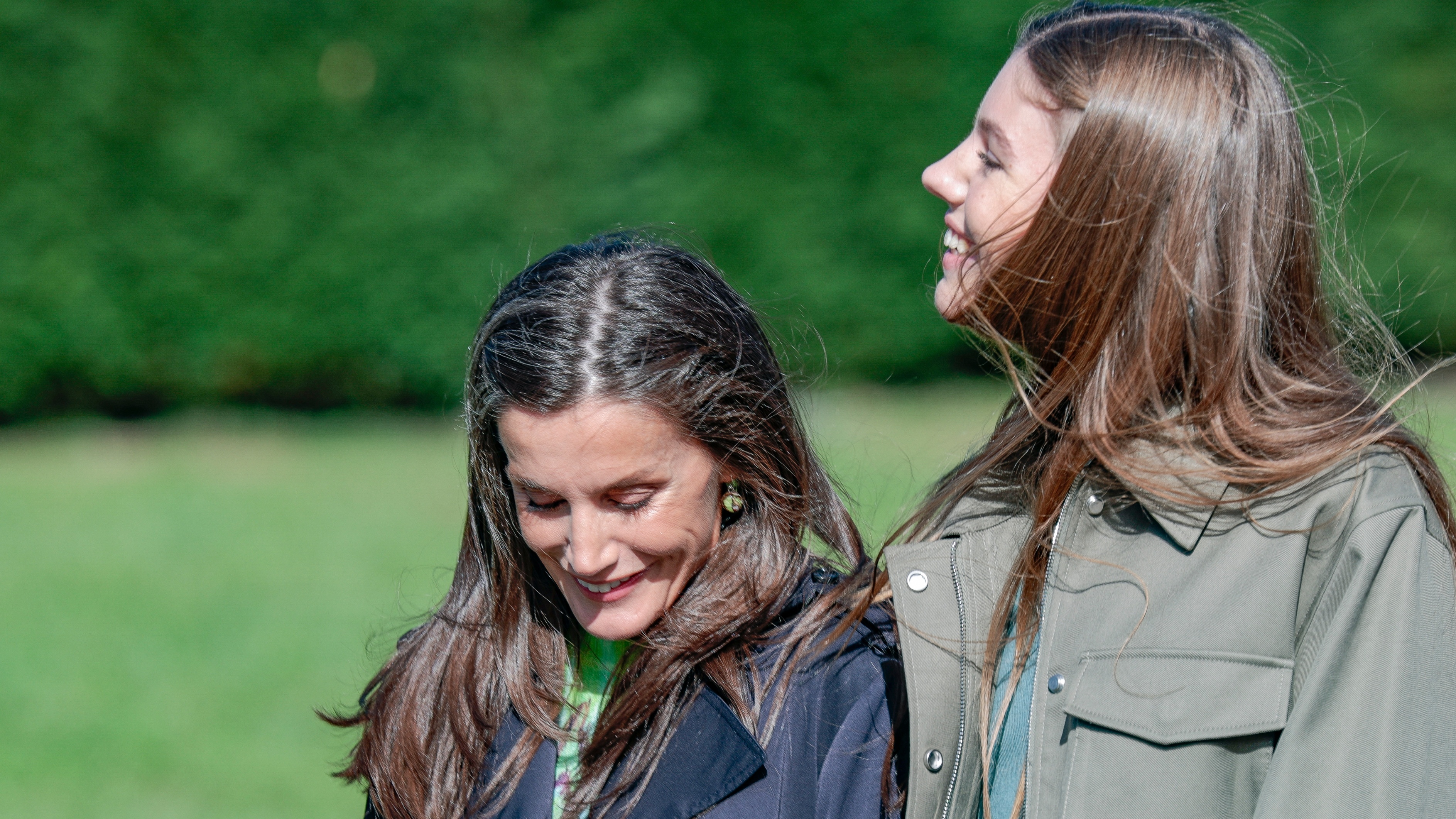 La infanta Sofía vuelve a casa por Navidad y solo la espera Letizia, Felipe se ha ido