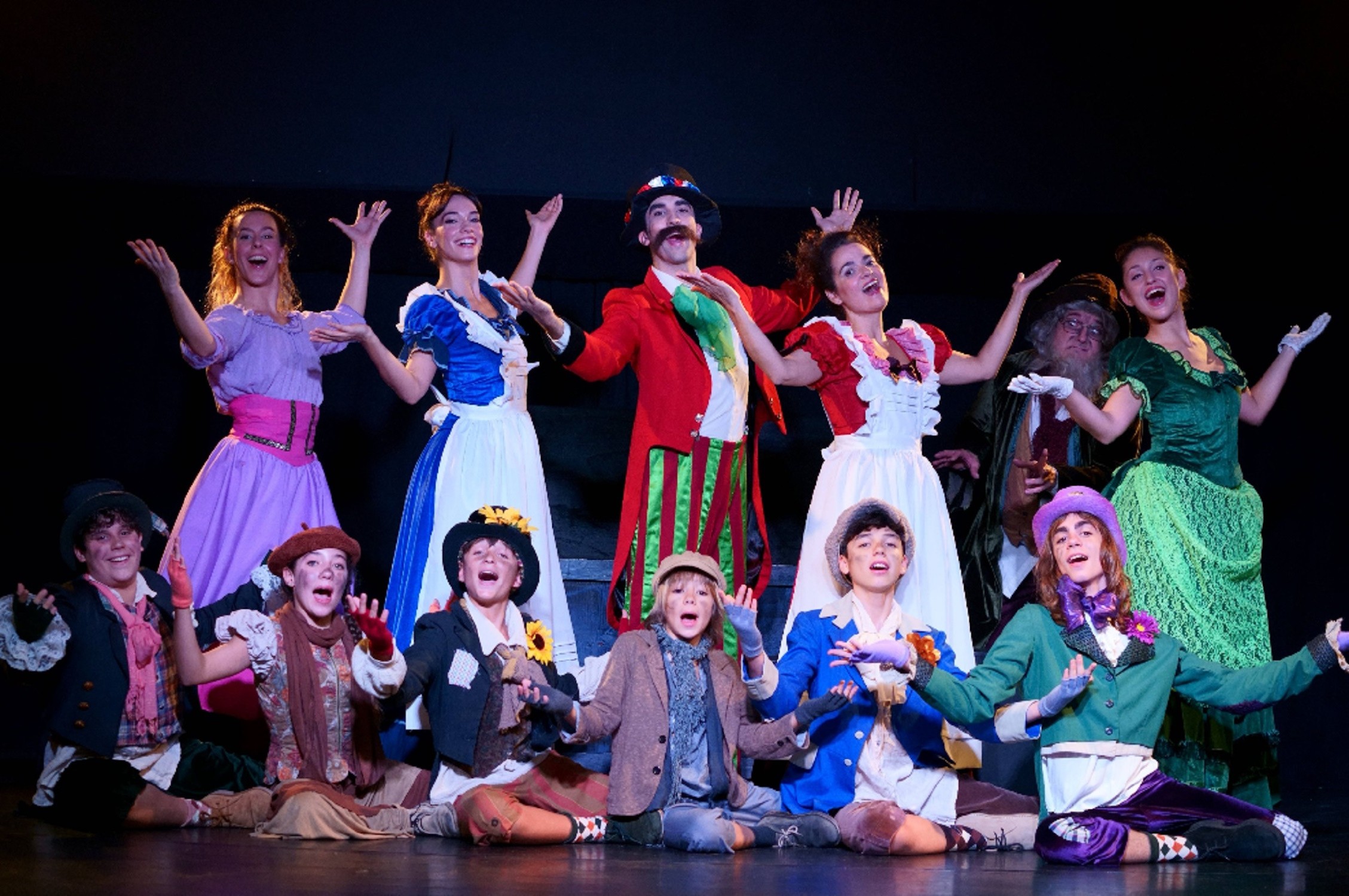 'Oliver Twist. Christmas story', emocionante estreno en Barcelona con VIPS como Mari Pau Huguet o Junqueras