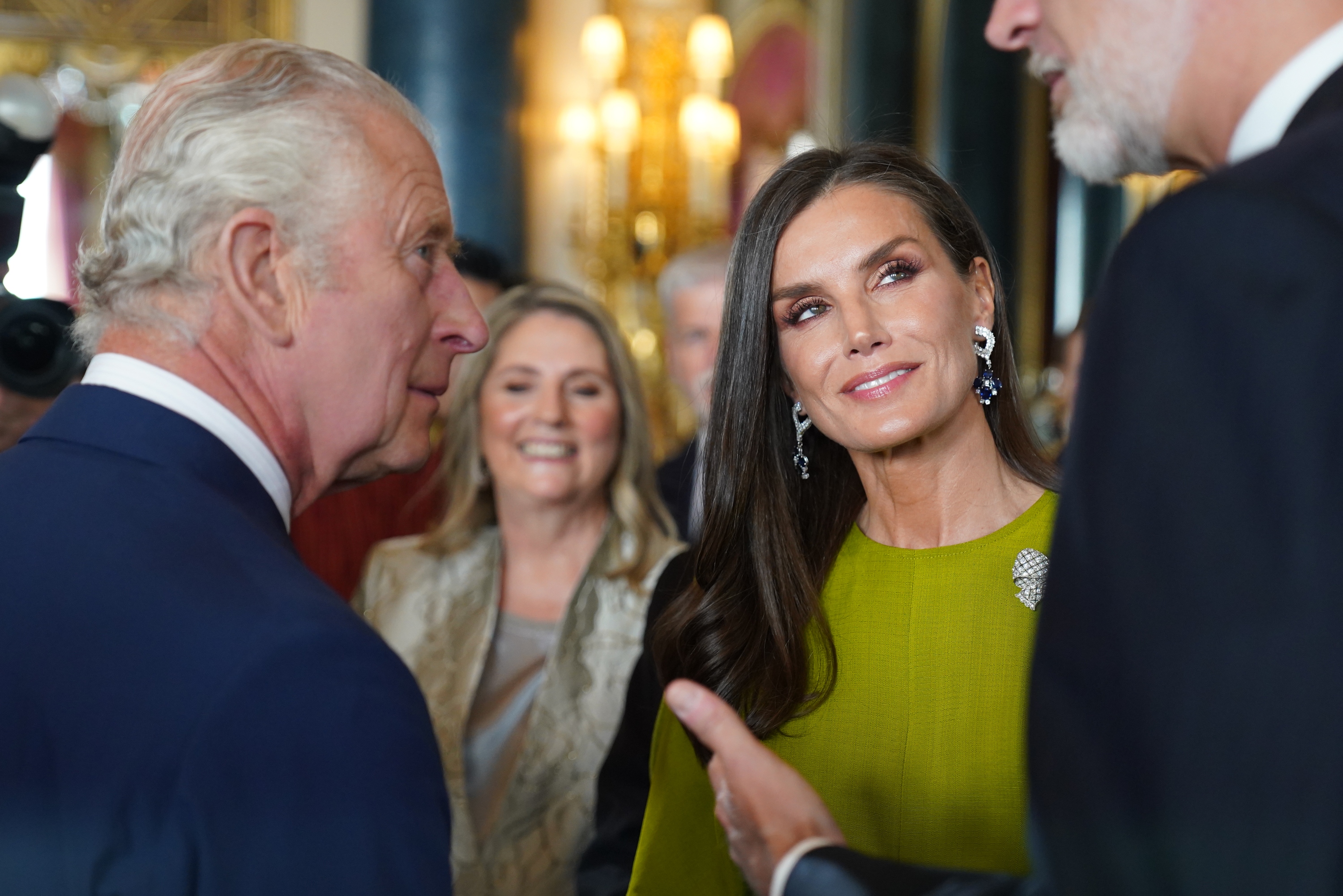 Felipe, humillado por casposo en el discurso de Navidad del rey Carlos de Inglaterra