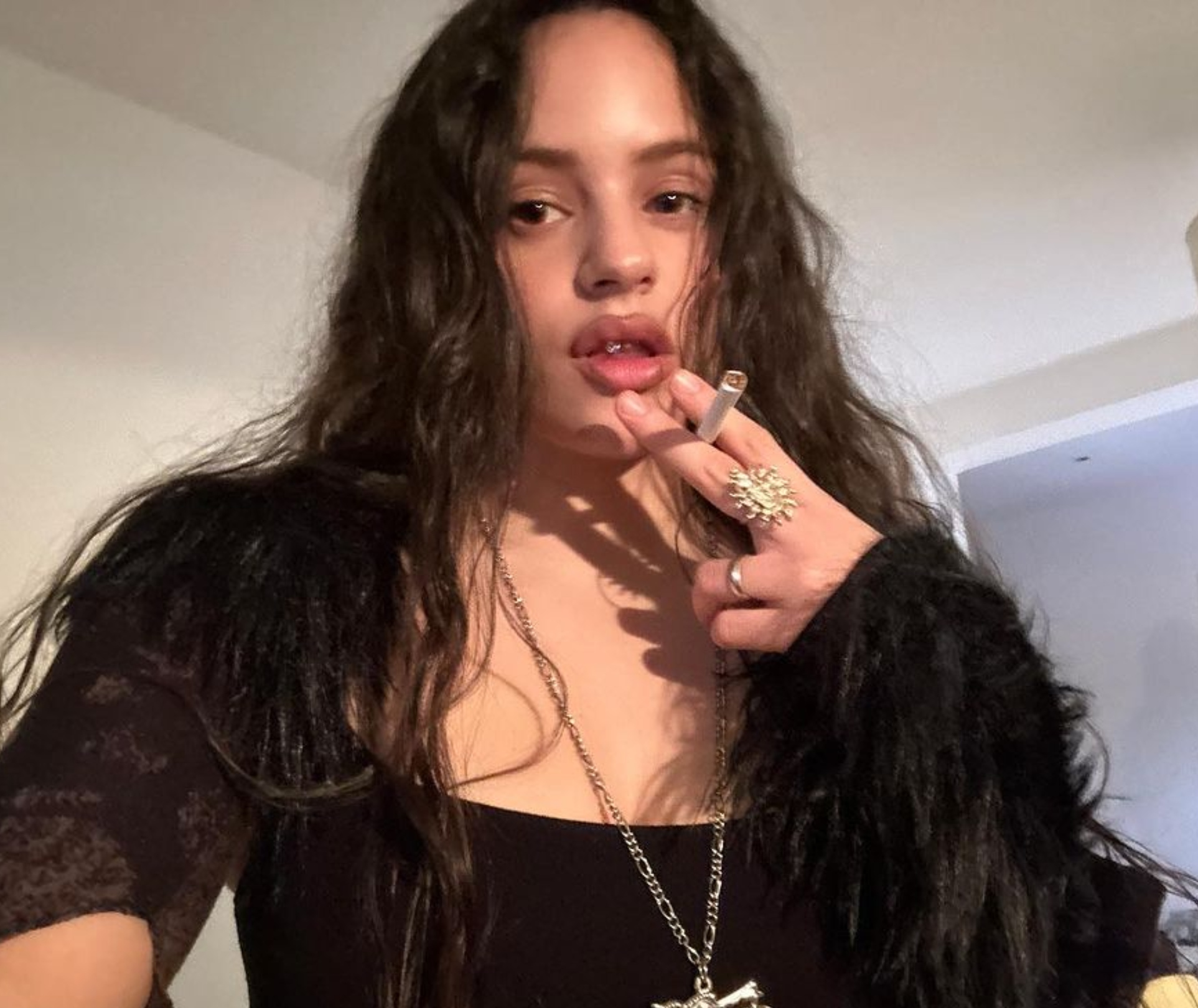 Rosalía sorprende a los fans y anuncia su primer propósito del año: adiós a los vicios