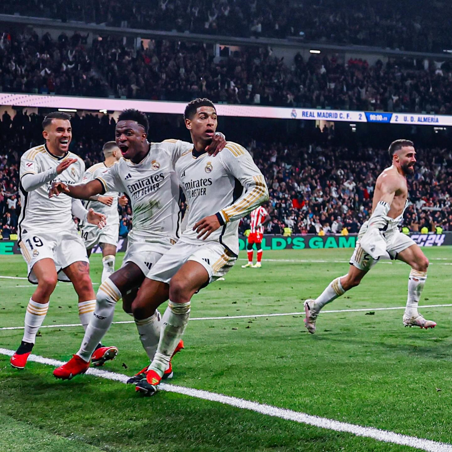Presentador de TV, brutal tras el escándalo en el Bernabéu. Así ha presentado programa: "Qué huevazos"