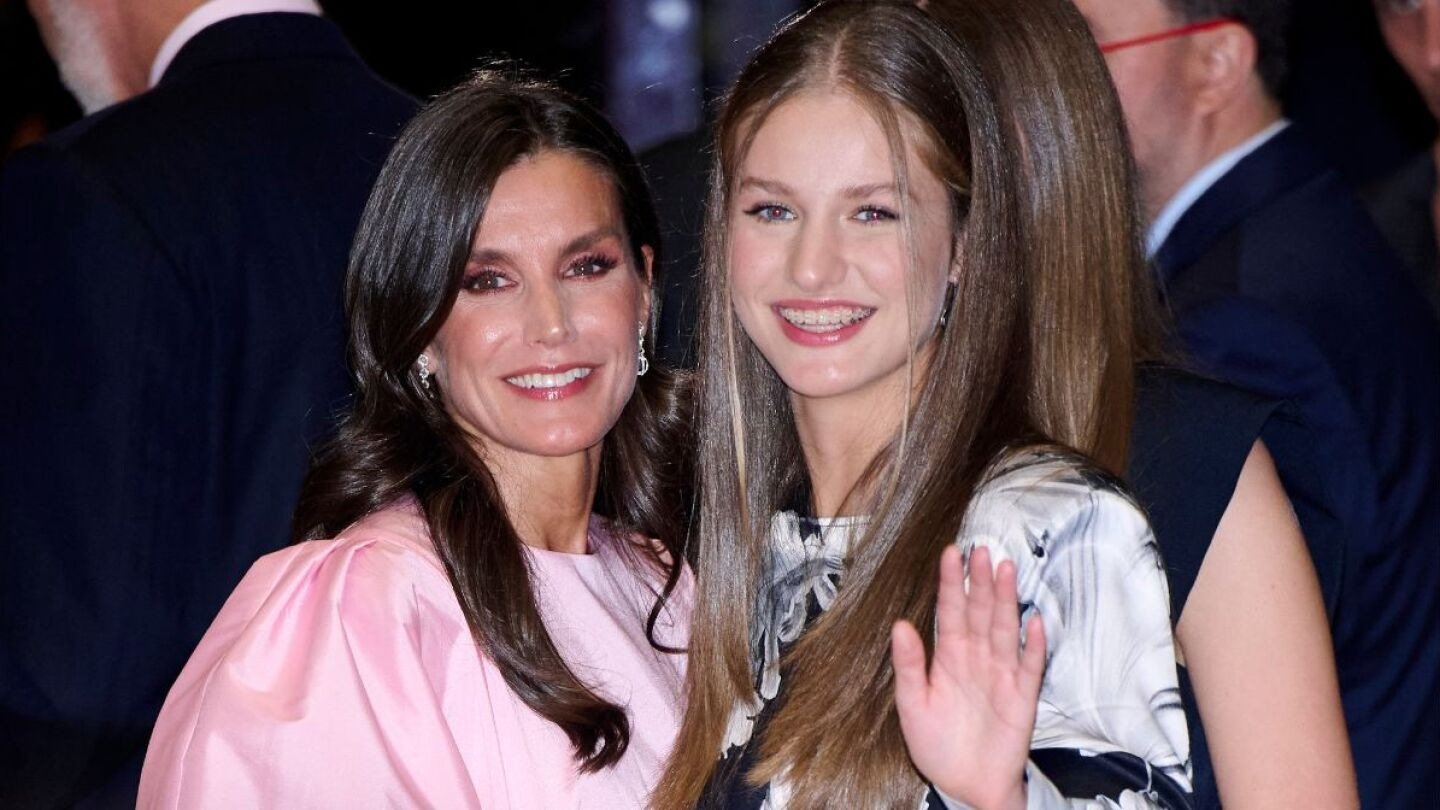 Letizia pierde los nervios con Leonor por su novio y el viaje de Semana Santa