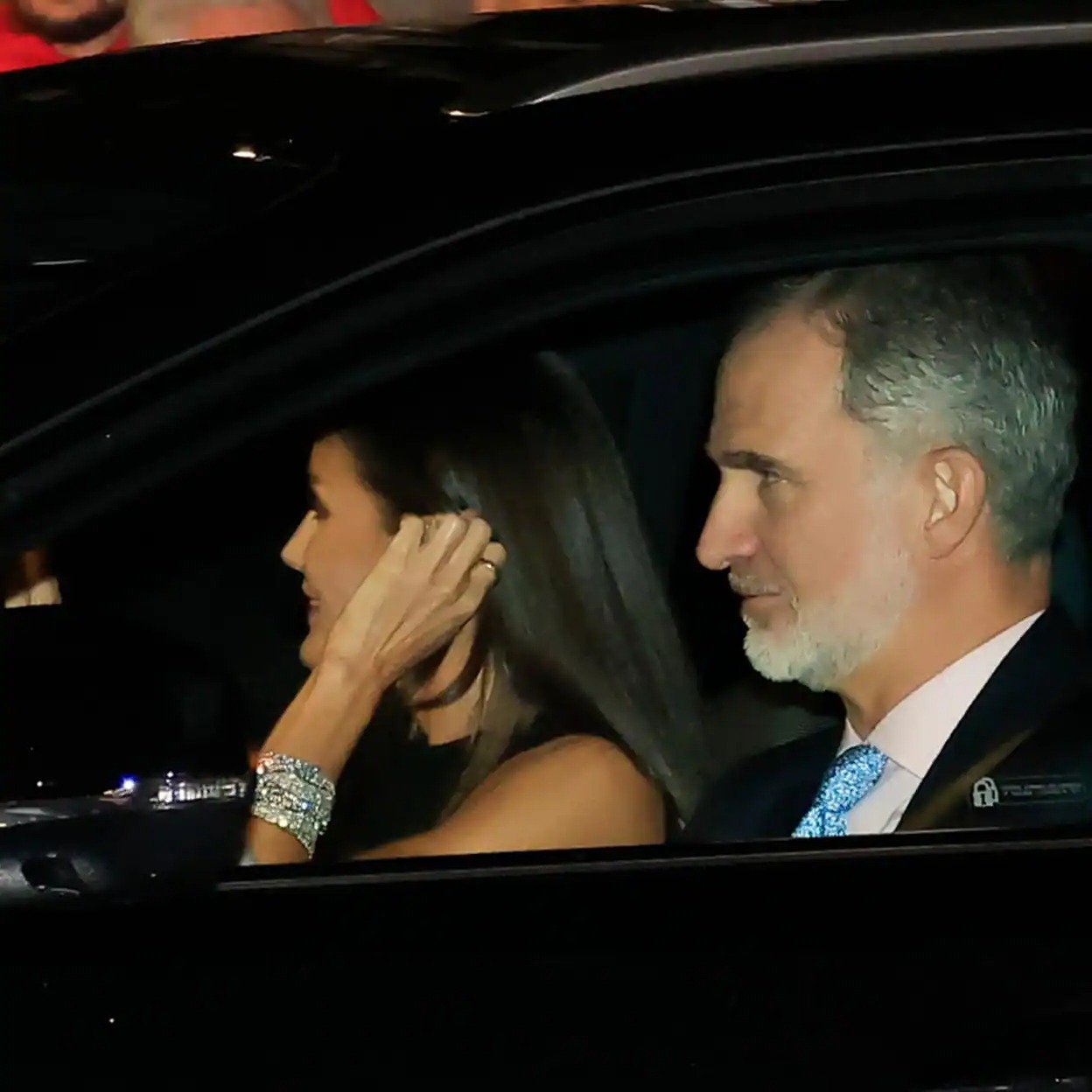 Fin de semana de solteros, Felipe VI de cena su amiga en Pozuelo, Letizia duerme fuera de Madrid