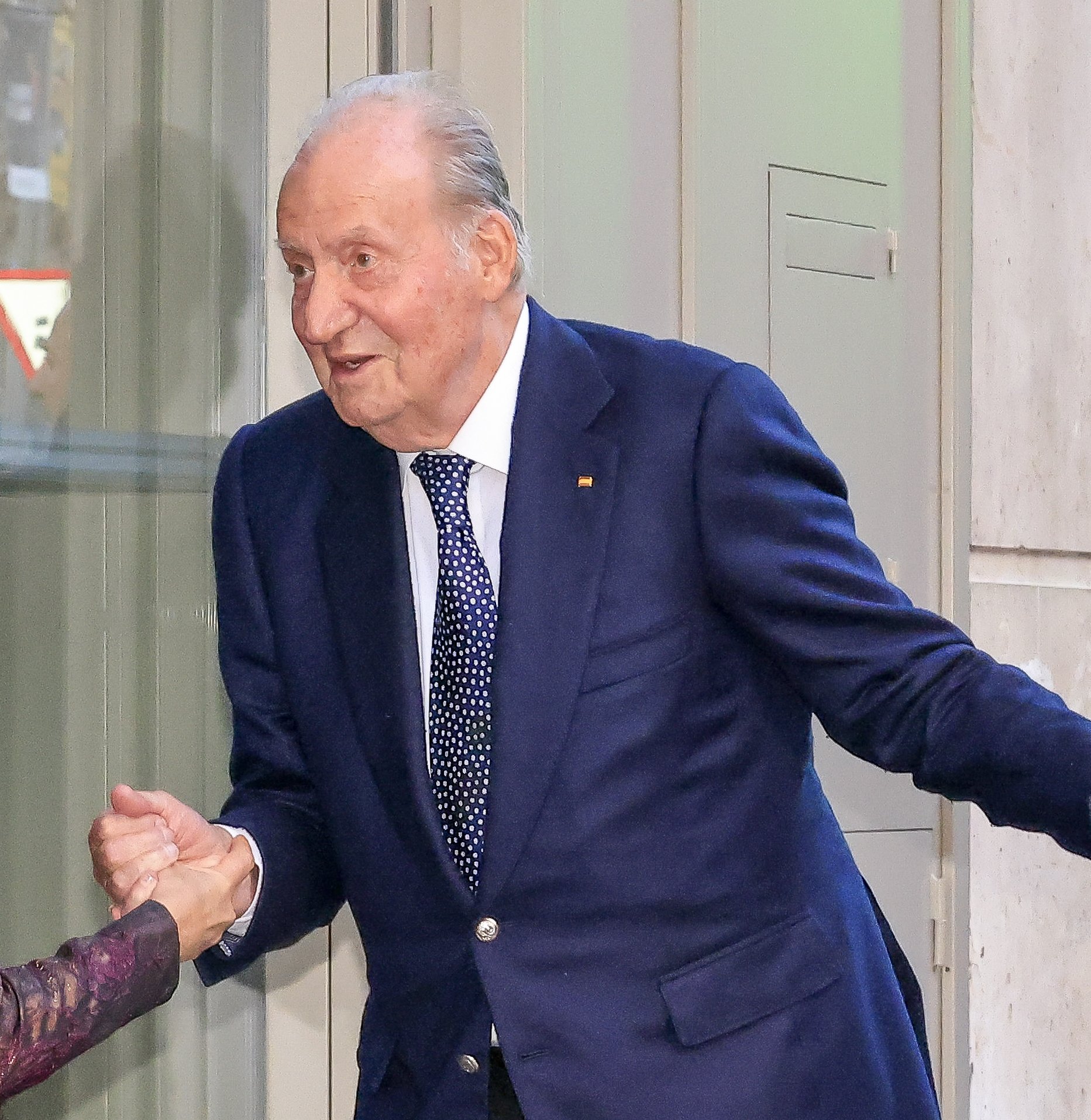 Juan Carlos I, alertado del clima bélico jamás visto entre Letizia y Felipe VI