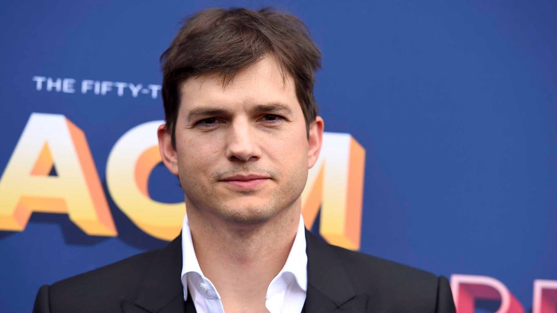 Ashton Kutcher no aguanta Charlie Sheen