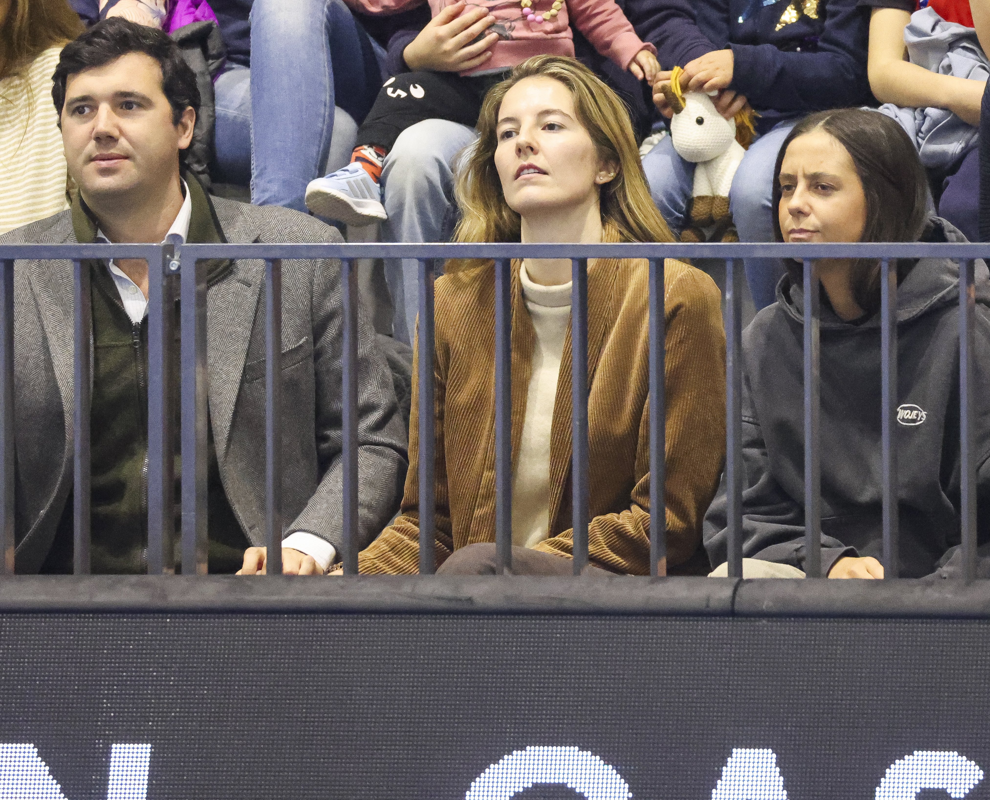 Victoria Federica lligant al partit d'handbol de Pablo Urdangarin, sabem qui és