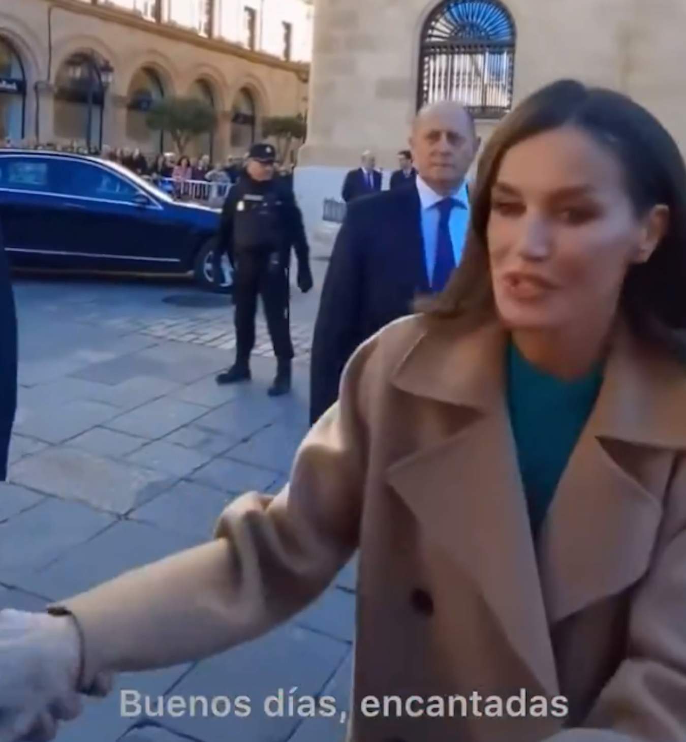 Letizia saluda a unas señoras en Salamanca y la trinchan, qué dicen de ella