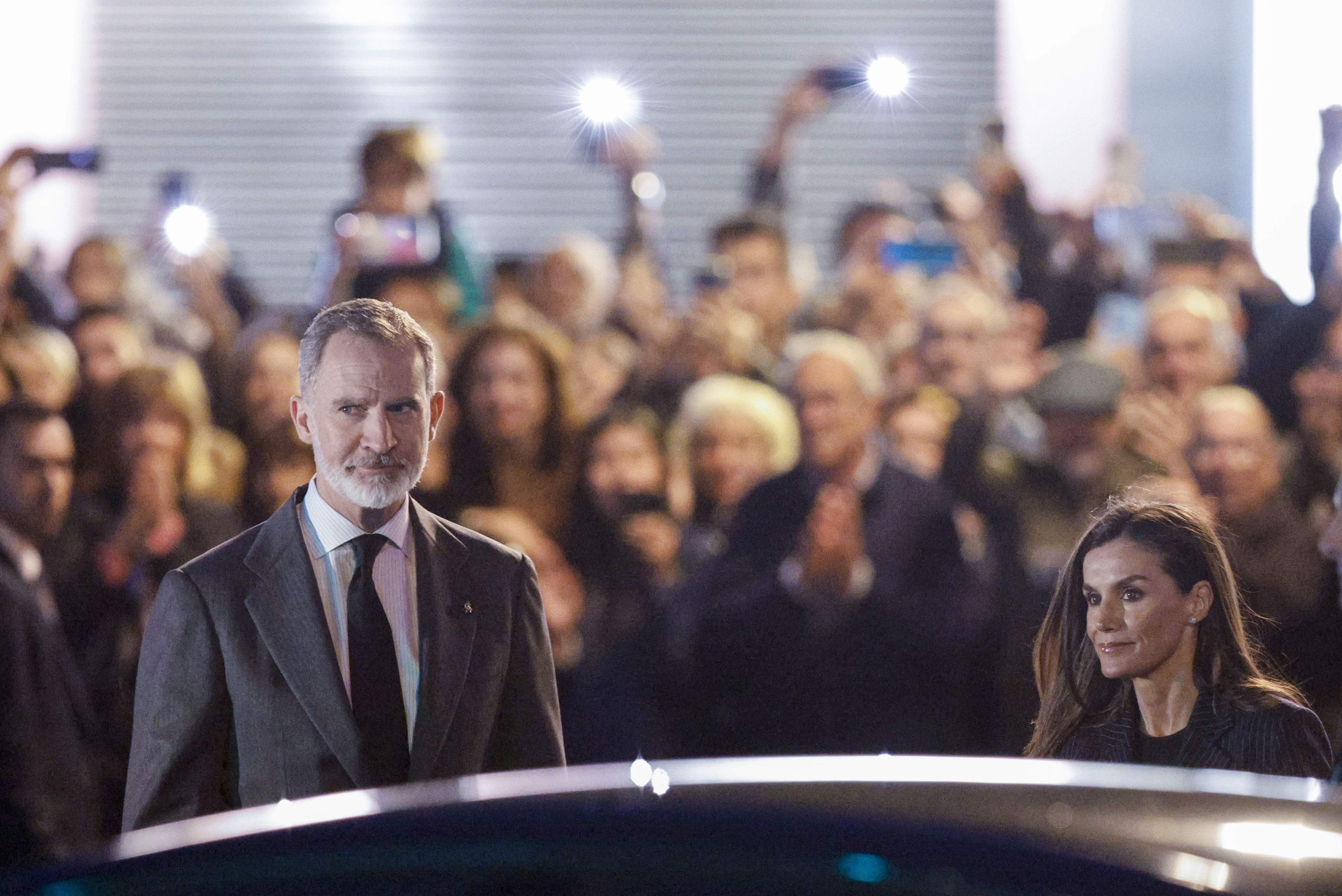 Felipe VI y las niñas, feo a Letizia, está fuera de la familia