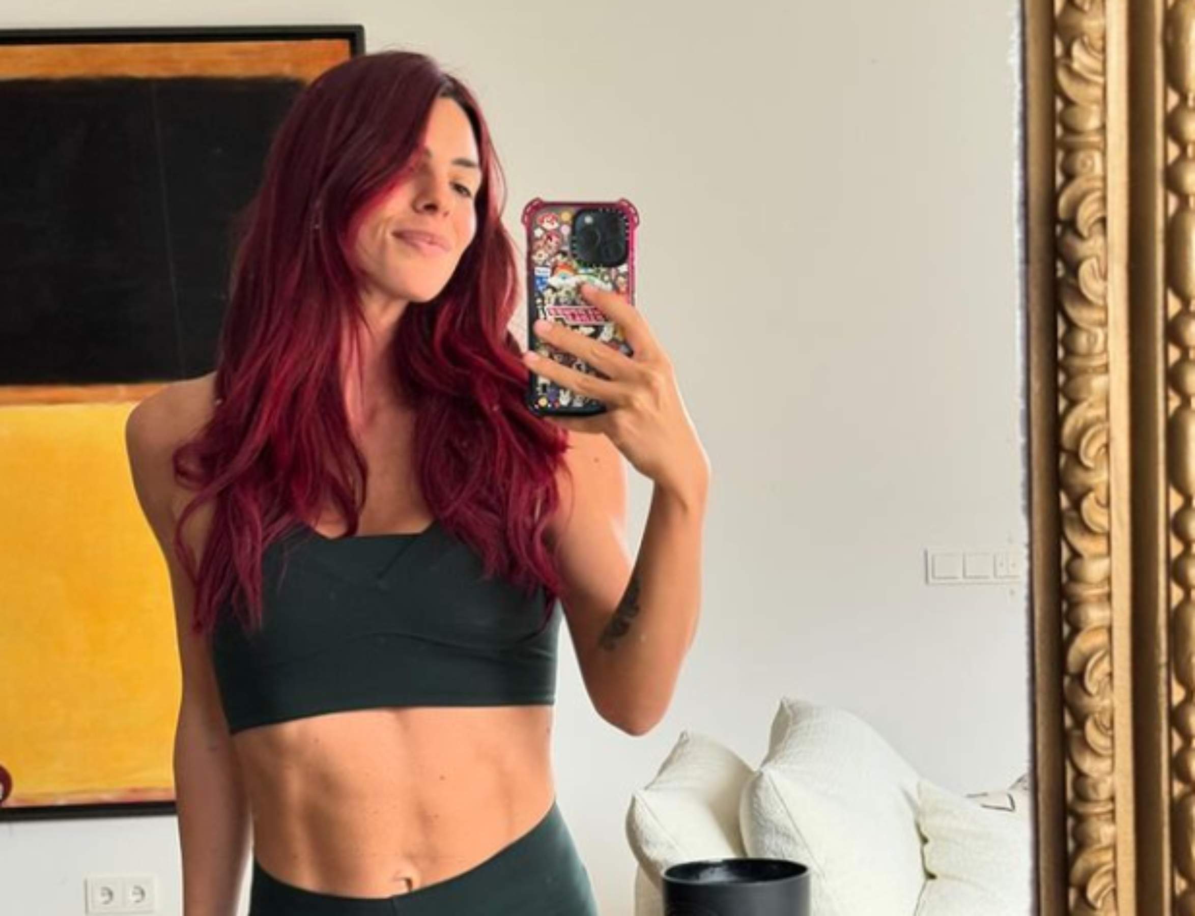 Laura Matamoros, portada de una revista en bañador: imagen impactante