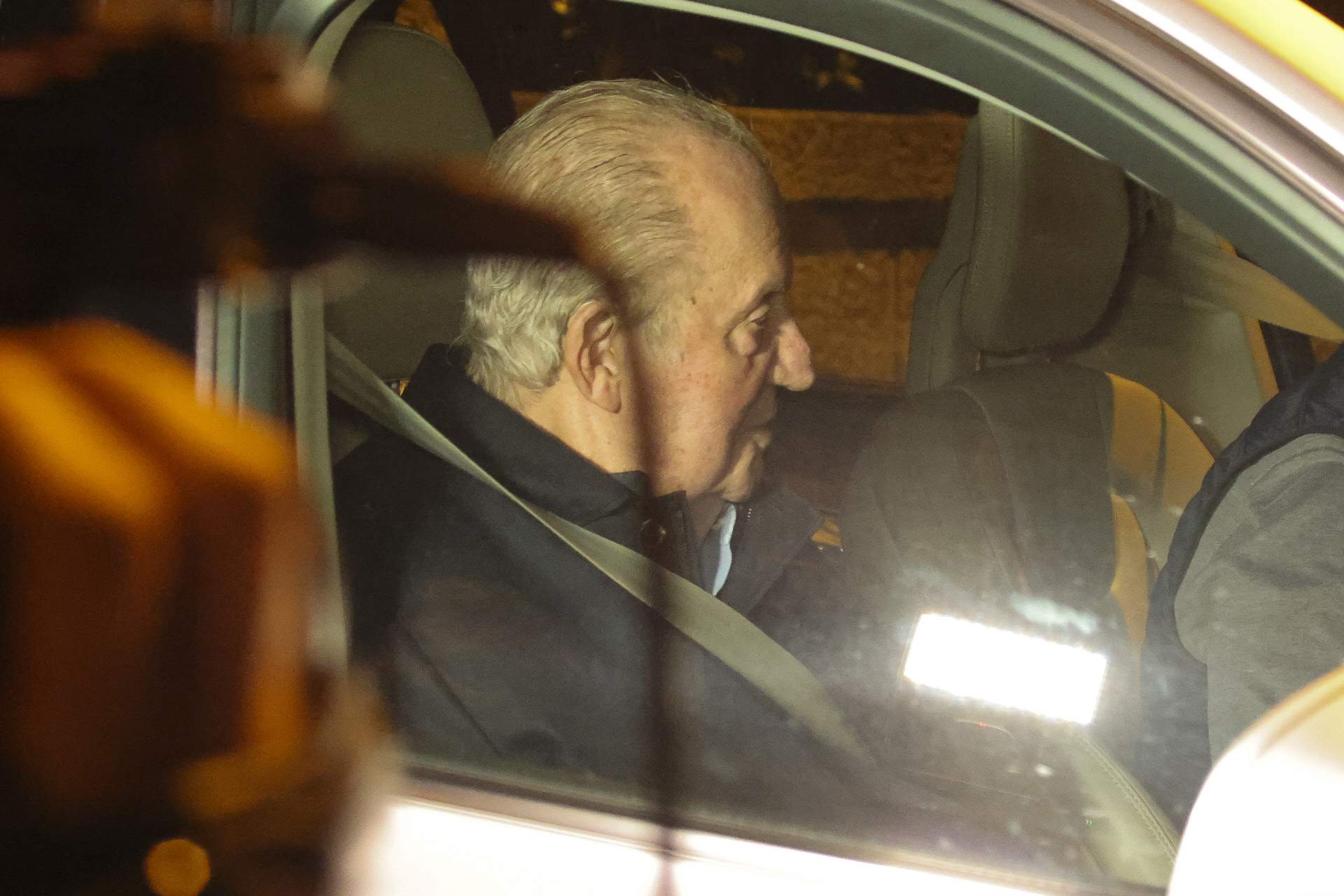 Juan Carlos está en España: cita de incógnito con alguien especial, y Zarzuela "pendiente de sus movimientos"