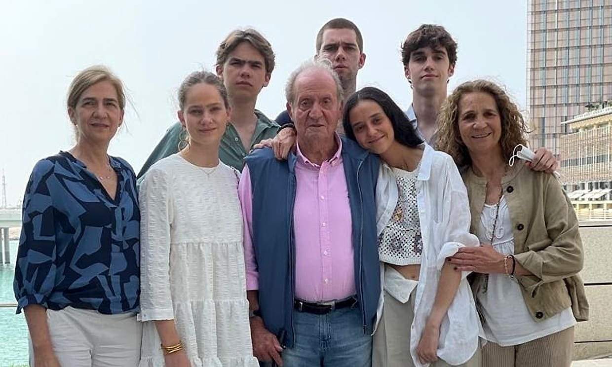 Los médicos confirman el peor diagnóstico de Juan Carlos a sus 3 hijos después del chequeo en Vitoria