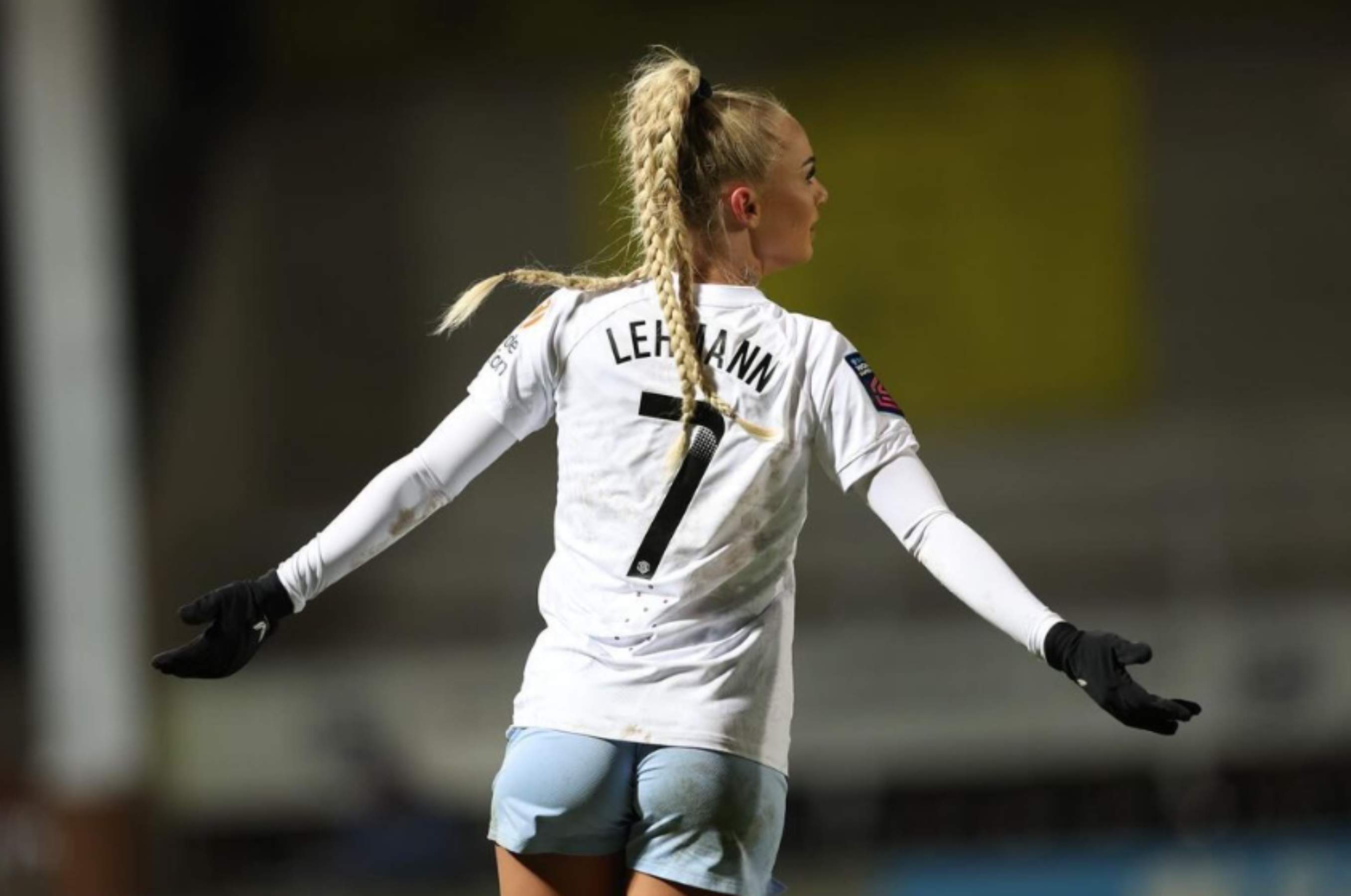 La futbolista con más seguidores del mundo, enamorada de un exjugador del Girona
