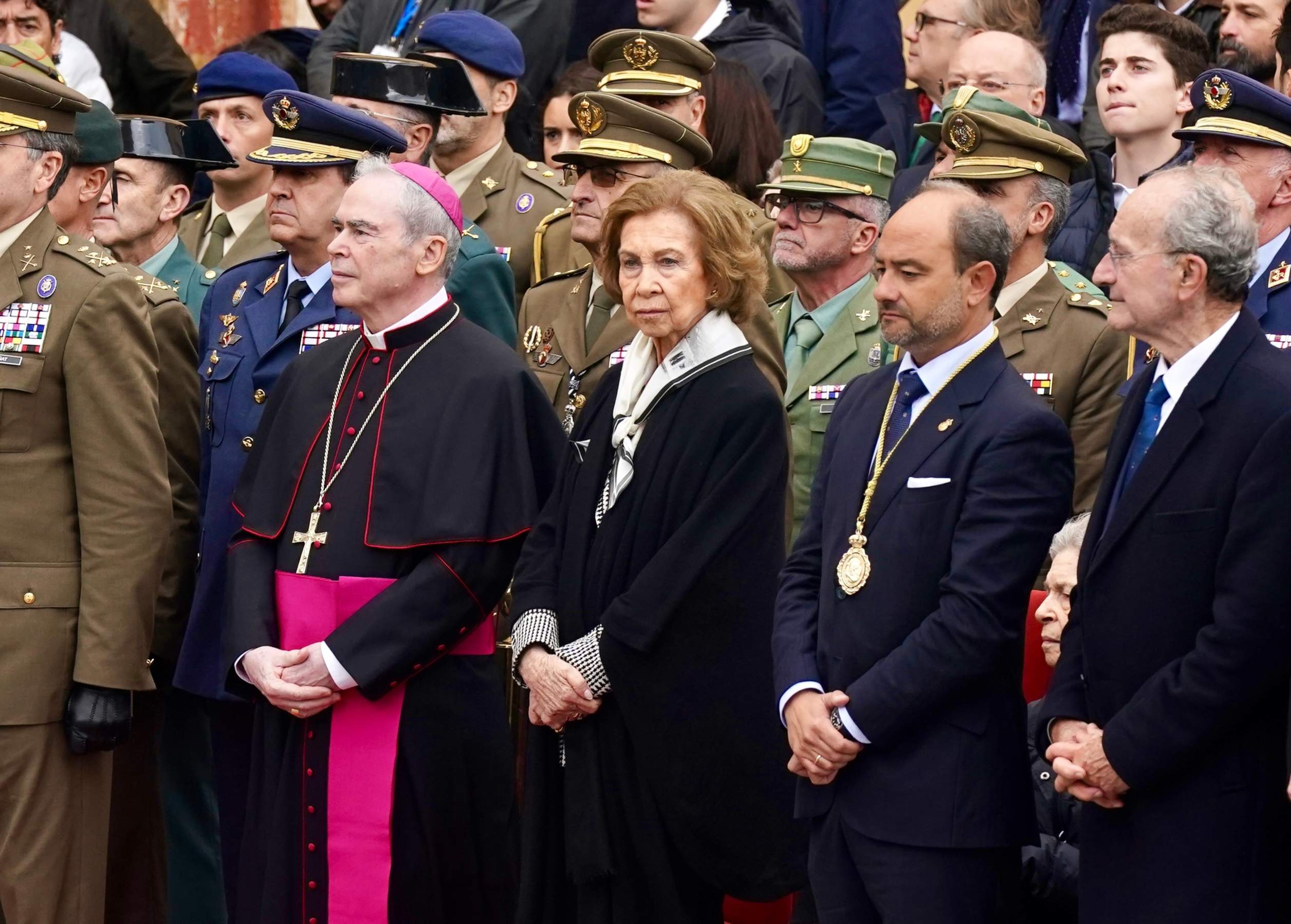 Apocalipsis entre la reina Sofía y Letizia en la calle del Sacramento de Madrid