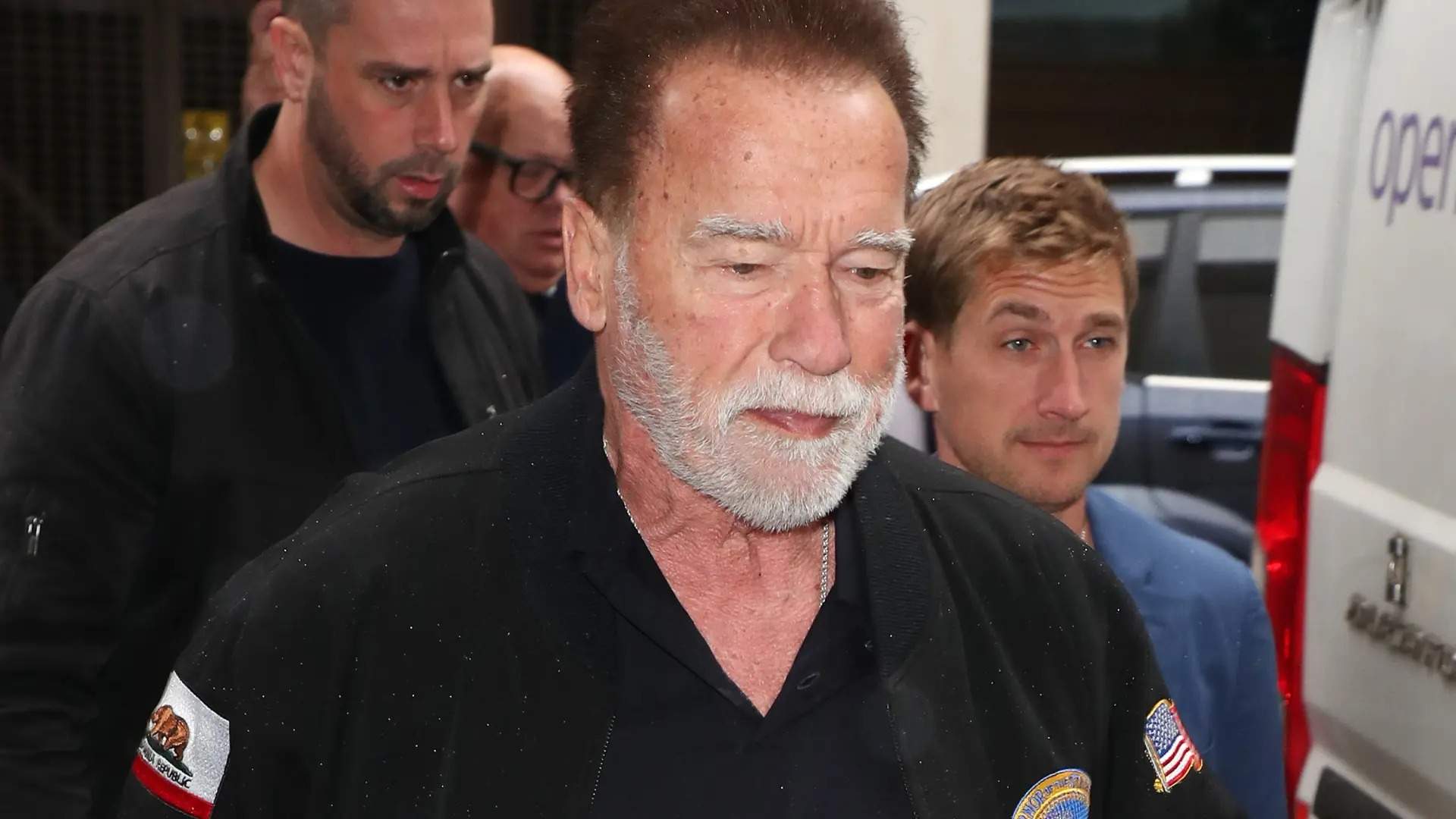 Arnold Schwarzenegger li deu la vida a la tecnologia, tres operacions de vida o mort