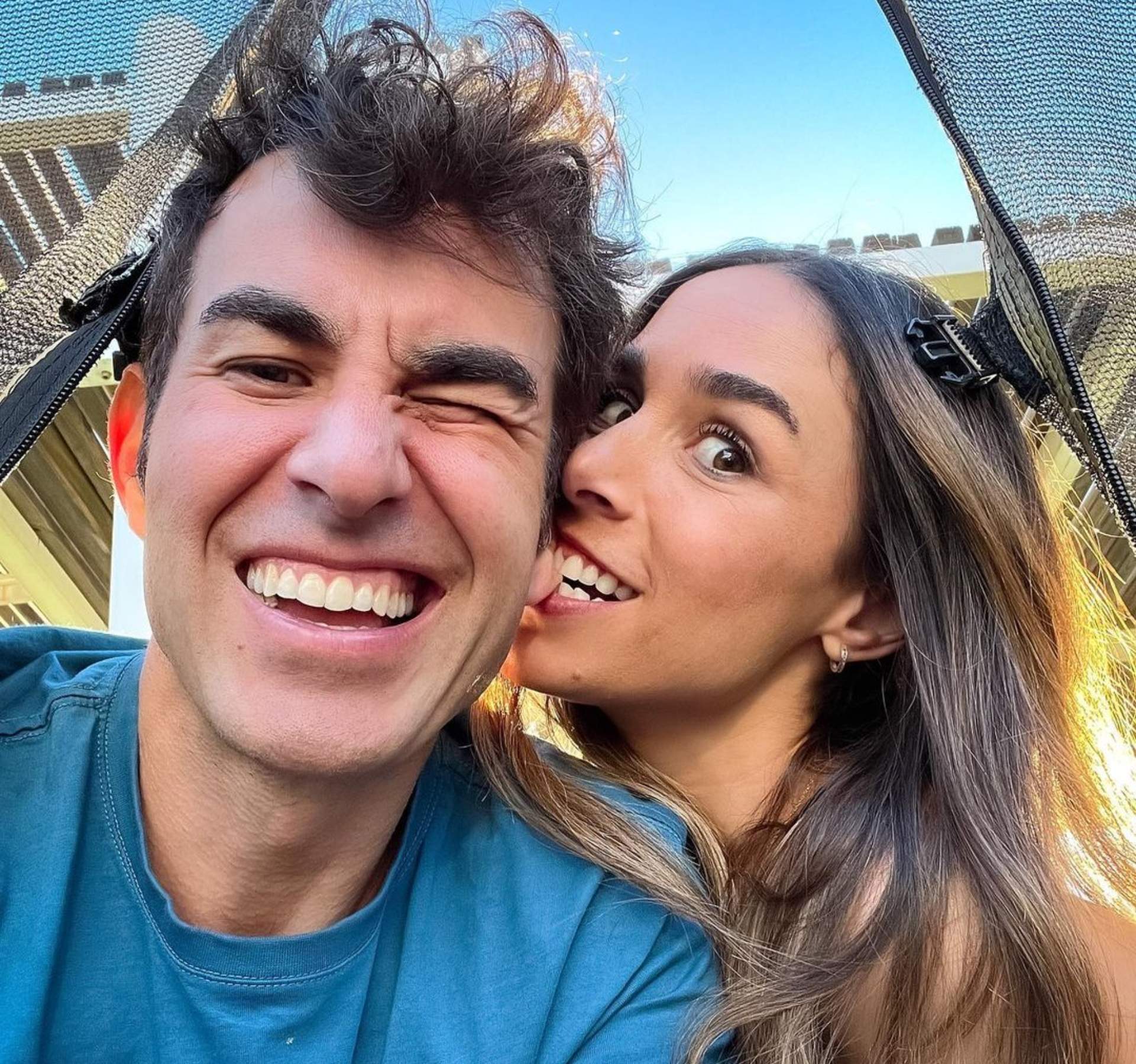 Candela Serrat y Daniel Muriel enamoran, foto inédita del embarazo: sexto nieto de Serrat en camino
