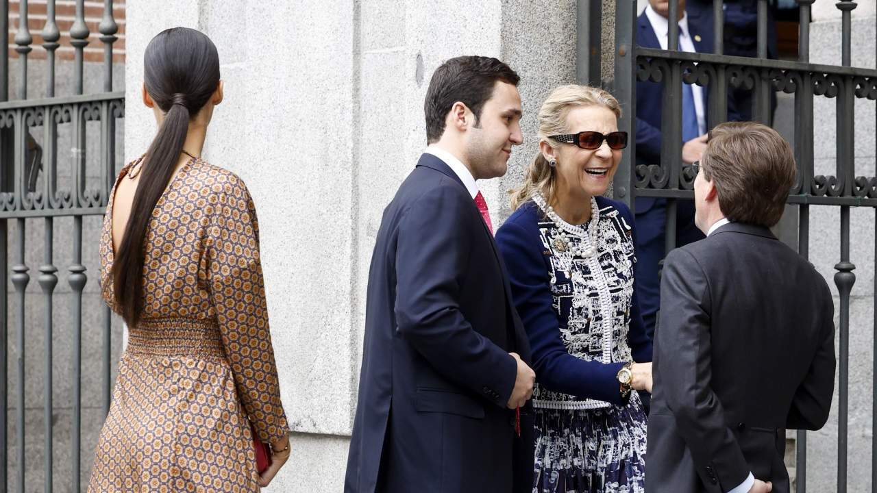 La infanta Elena, protagonista per a mal al casament d'Almeida i Teresa Urquijo, problemes amb la beguda