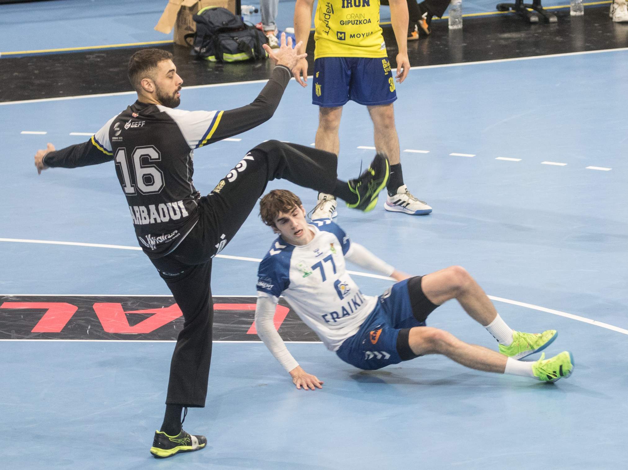 Pablo Urdangarin, escándalo en la pista de balonmano, favorecido por los árbitros