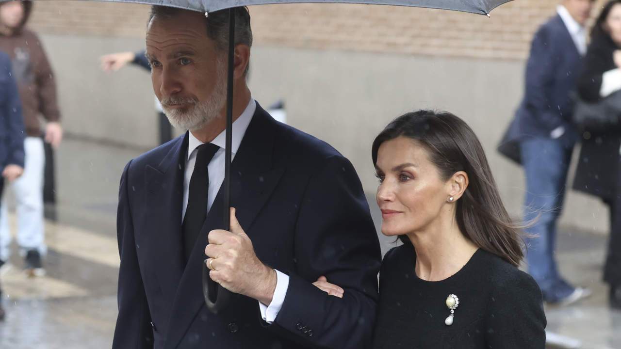 Felip VI i Letizia perden les formes, crits i improperis, l'esbronc més desagradable de l'estiu