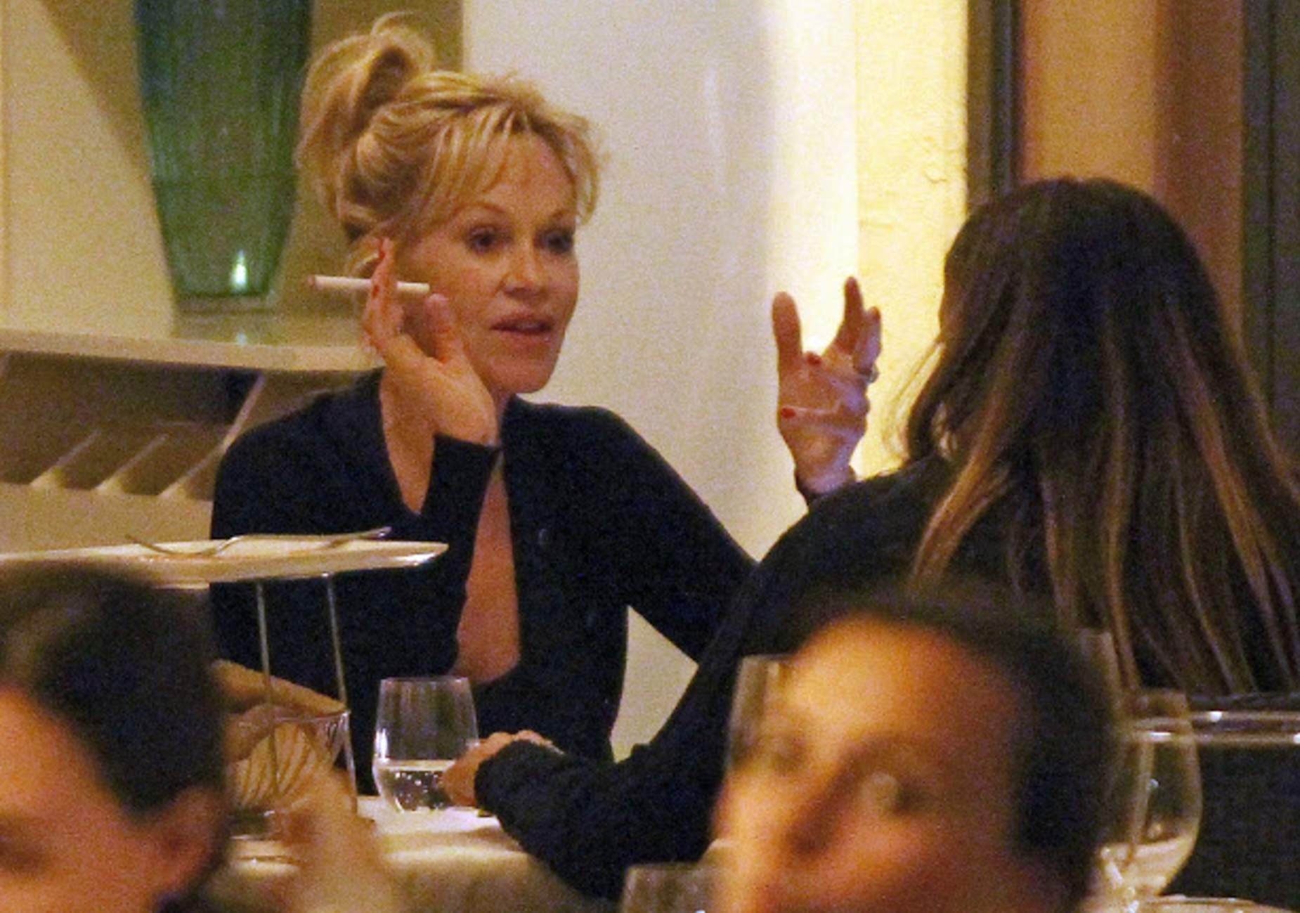 Melanie Griffith amb la cara feta pols per una nova cirurgia: morros imposibles