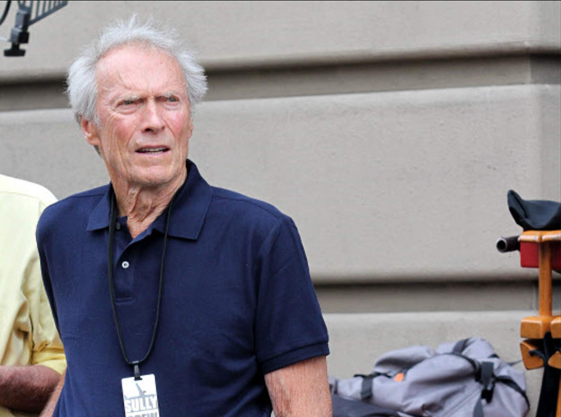 Colpidores fotos de Clint Eastwood amb 94 anys, barba blanca, encongit i delicat