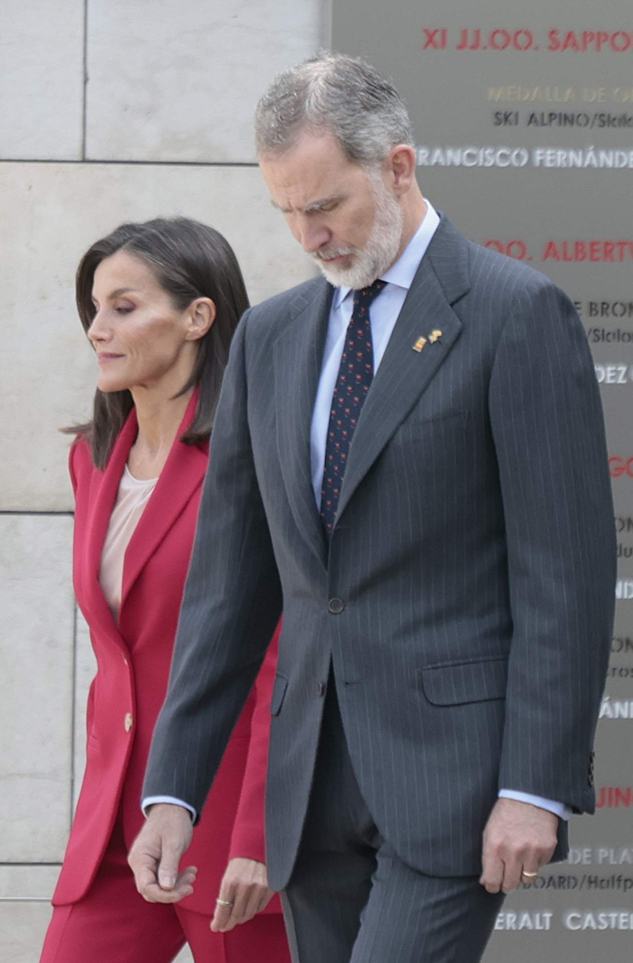 Felipe dice basta a Letizia en público, toma el protagonismo y la deja en evidencia