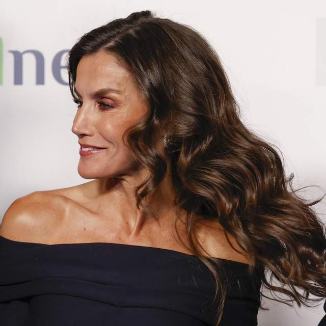 Casa Real localiza a Letizia entrando con peluca rubia y gafas de sol a un domicilio privado en fin de semana
