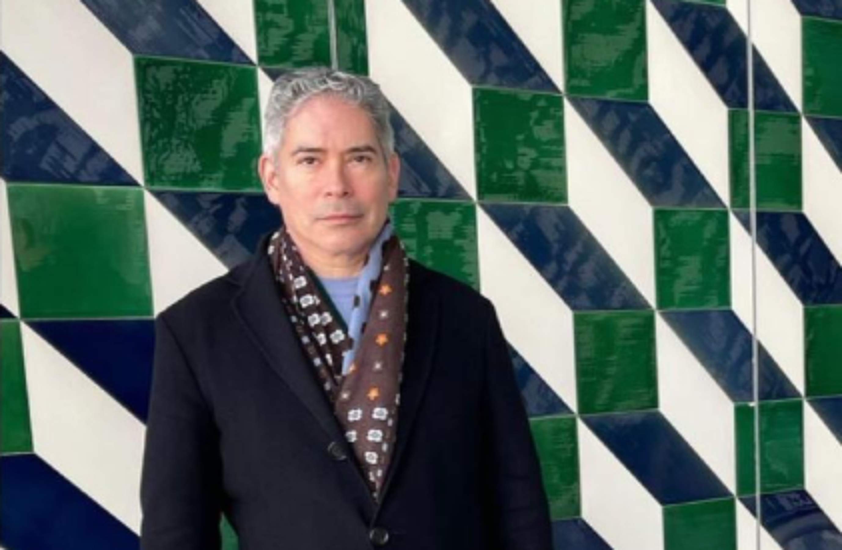 Boris Izaguirre no dona crèdit, el seu doble irromp al plató en directe: molt espantat