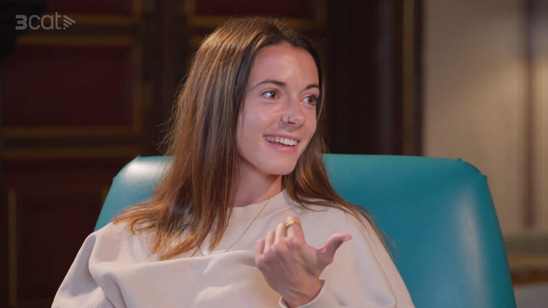 Aitana Bonmatí defiende el catalán el día de las elecciones en un tuit que enamora