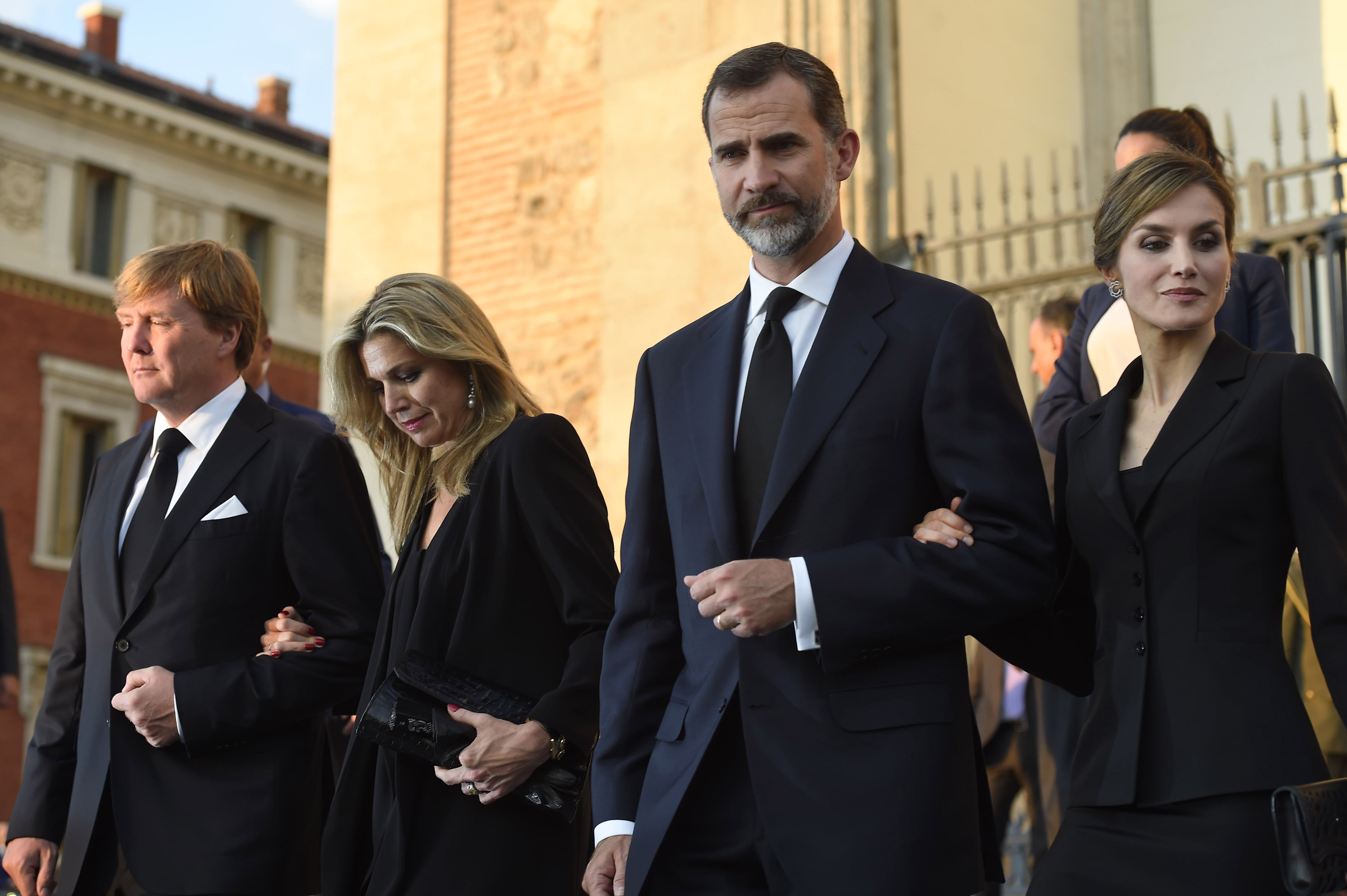 Letizia, retada, dice "aquí estoy yo": objeto en los morros de los reyes de Holanda, les pone a prueba