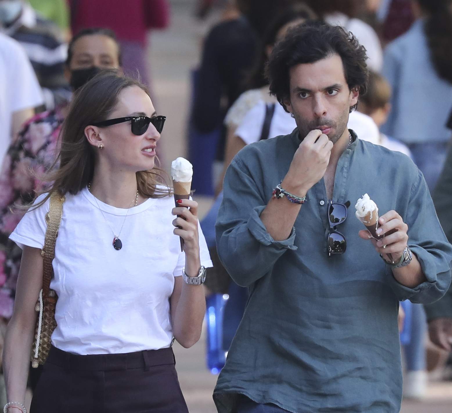 Alonso Aznar y su prometida millonaria Renata, lista de bodas sorprendente
