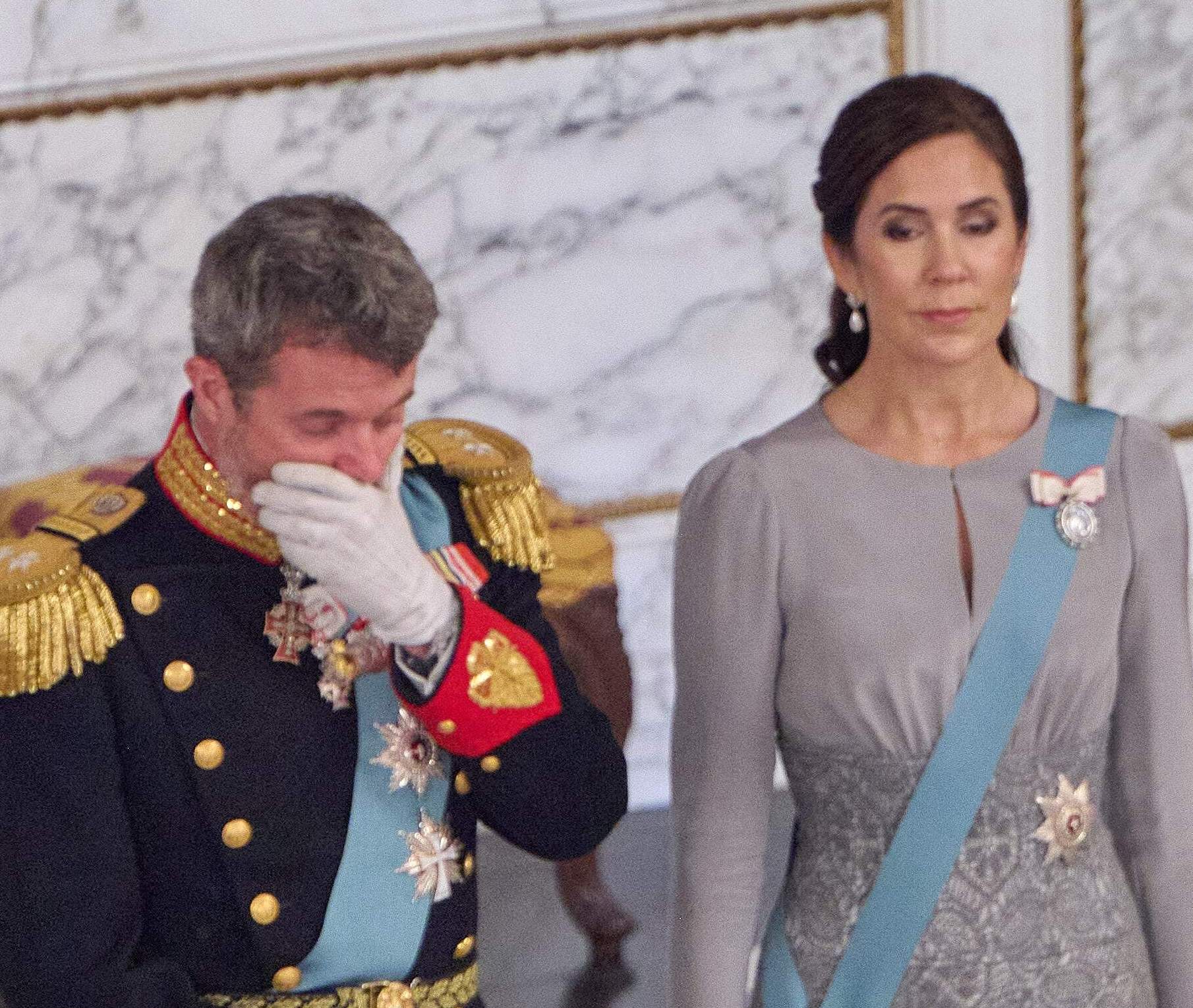 Mary de Dinamarca deixa tirat el marit Frederic X a Noruega, se'n va sola