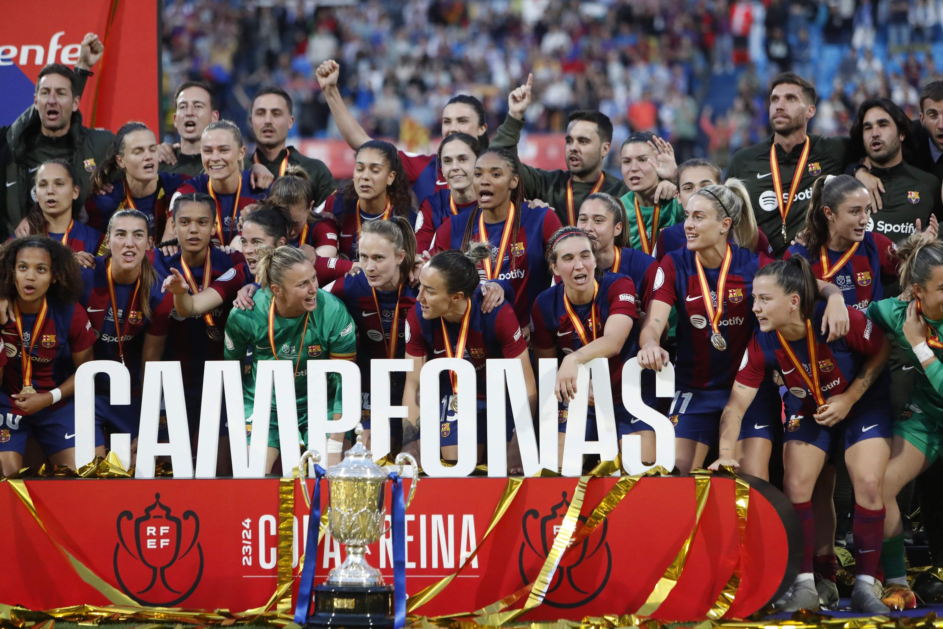La relació de dues cracs del Barça amenaça drama, escena amb familiars a la gespa