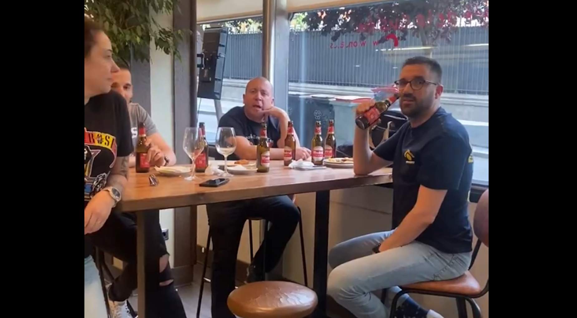 Crits i insults homòfobs d'uns militars a un presentador VIP ex de TV3 a Madrid