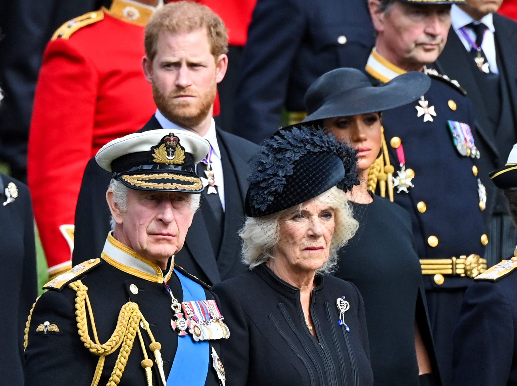 Carles III cedeix i convida oficialment Enric i Meghan, la resposta provoca "terror"