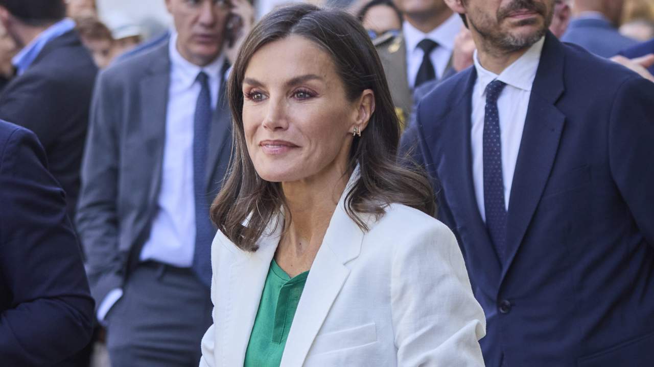 Los pies descubiertos de Letizia dejan ver el daño del uso prolongado de tacones