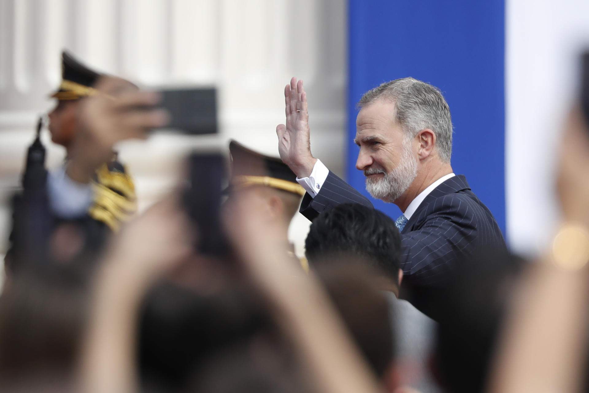 Amics de Felip VI li demanen que no porti Letícia a sopars ni dinars, no la suporten