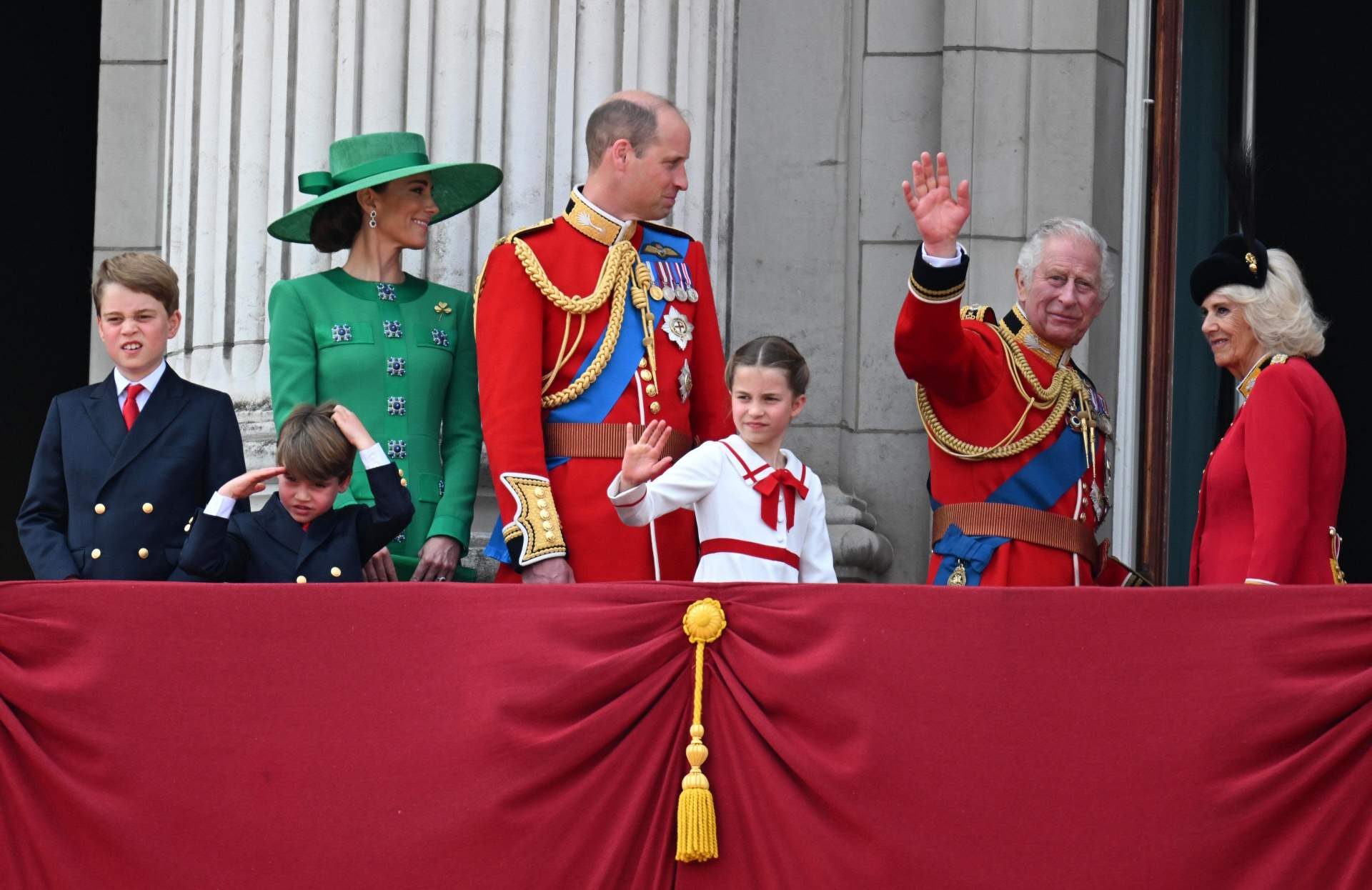 Carles III s'està morint i demana al príncep Guillem i Kate Middleton que es preparin per a la successió